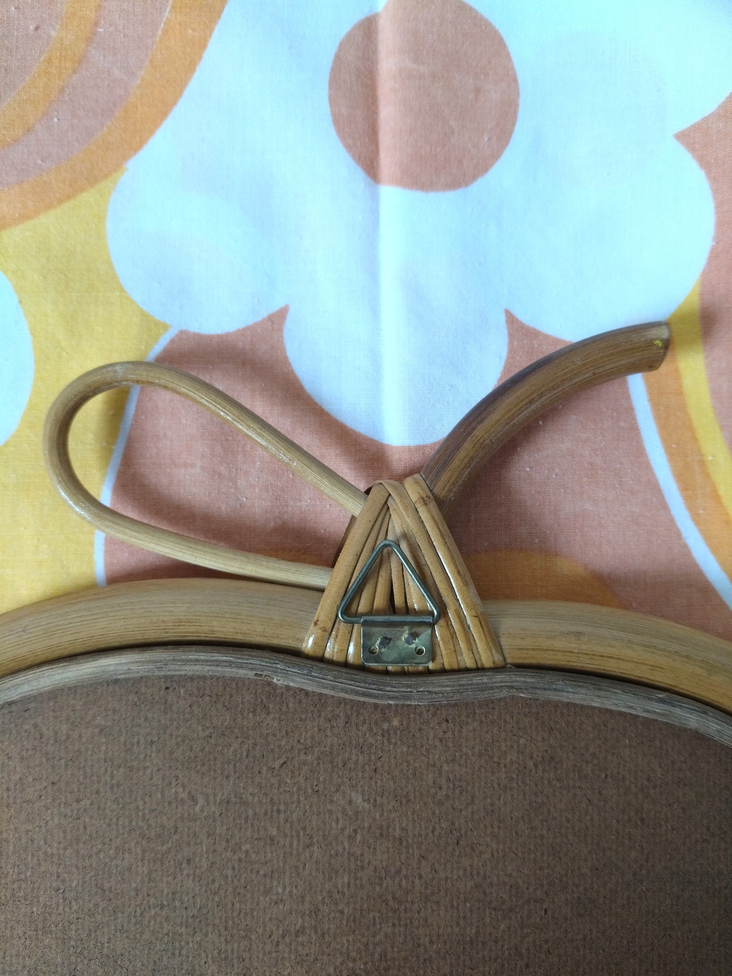 Petit miroir pomme en rotin vintage