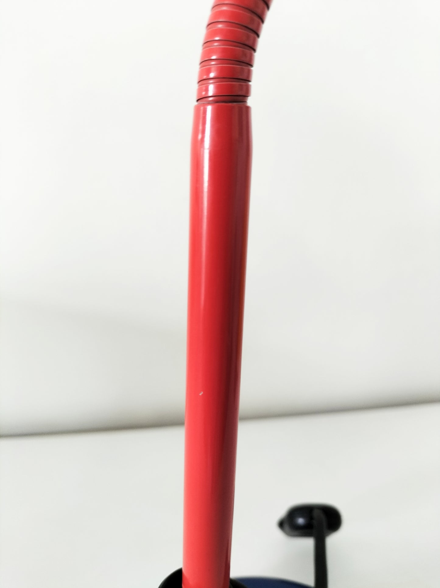 Lampe de table métallique 80's esprit Memphis Style