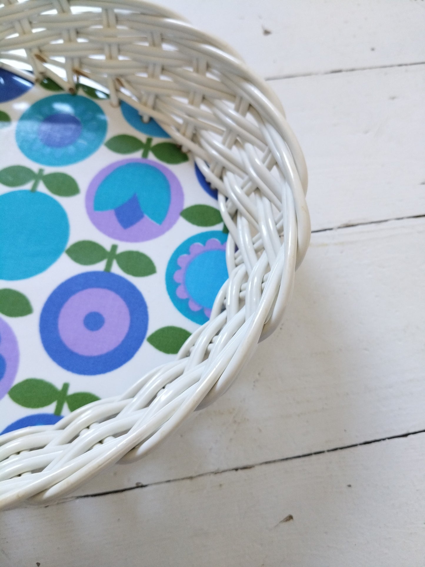 Corbeille vintage flower power en formica et scoubidou