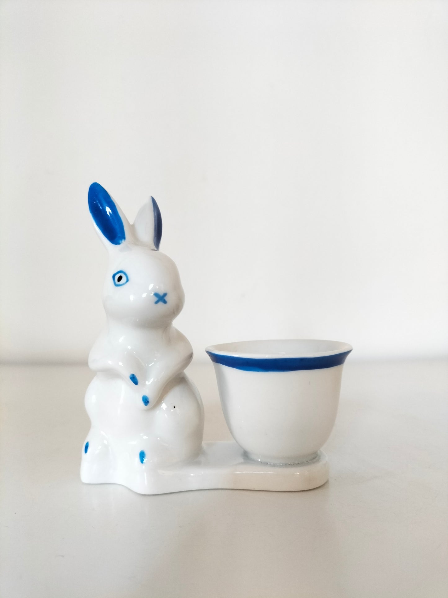 Coquetier lapin en porcelaine au choix