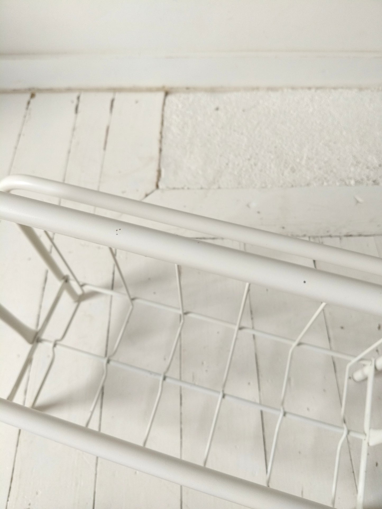 Porte-revues métallique blanc