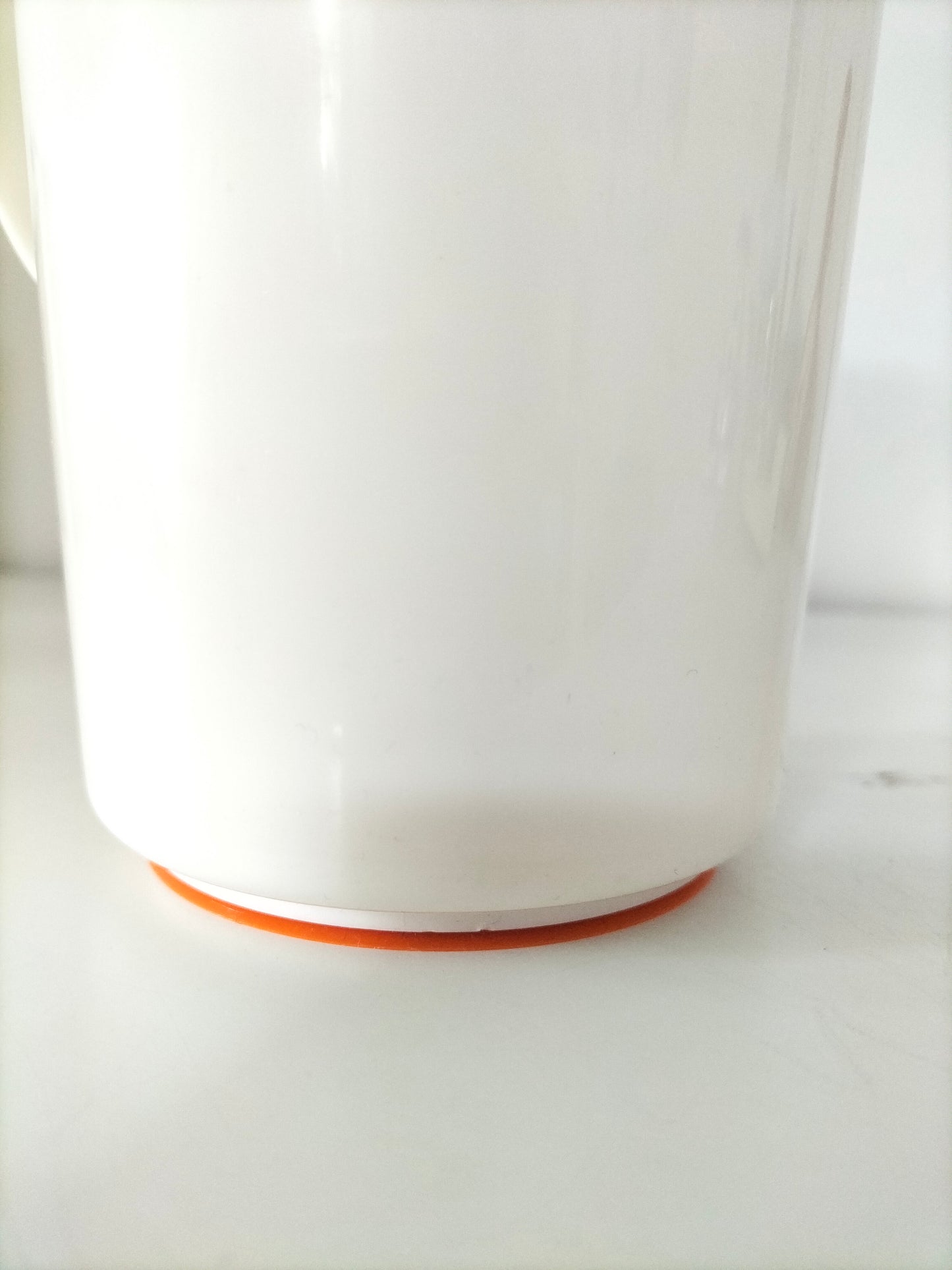 Carafe vintage en plastique