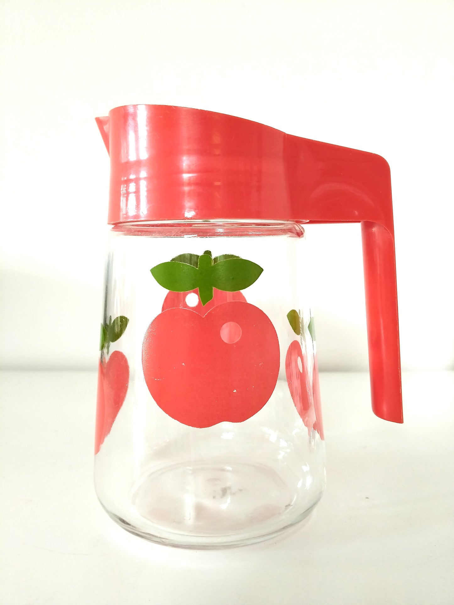 Carafe pichet cruche Henkel décor pommes