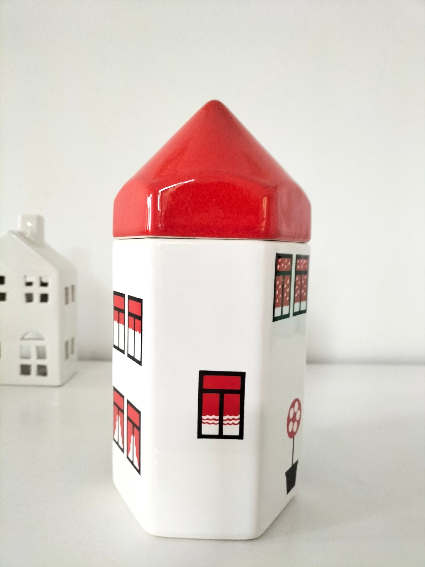 Boîte/ pot maison en porcelaine Waechtersbach (réservé à Laetitia!)