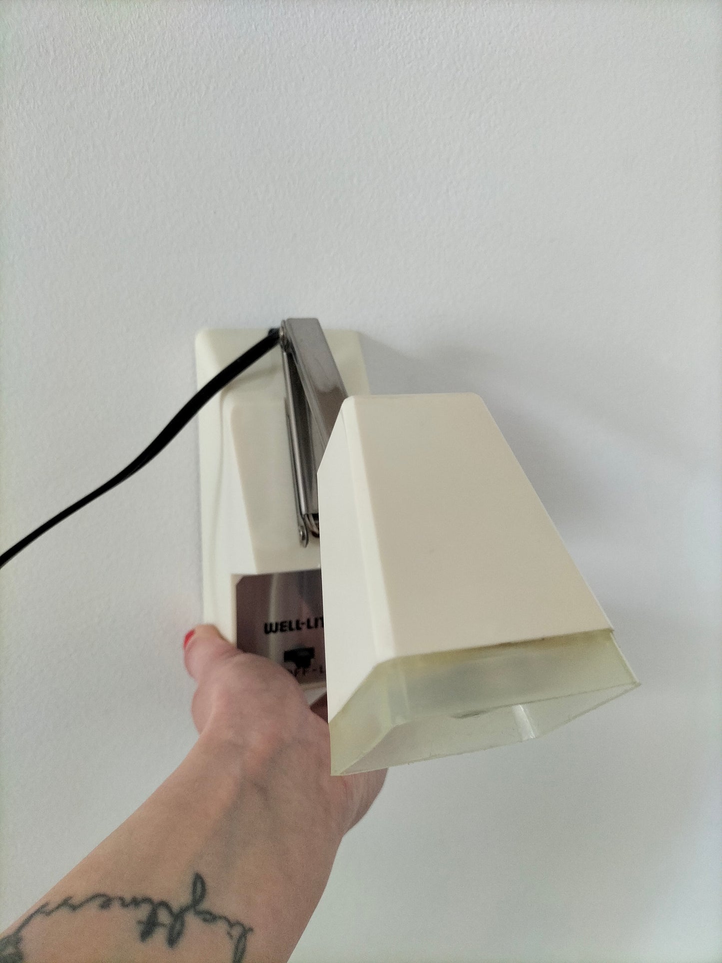 Lampe de table ou murale Well-Lite made in Hong-Kong