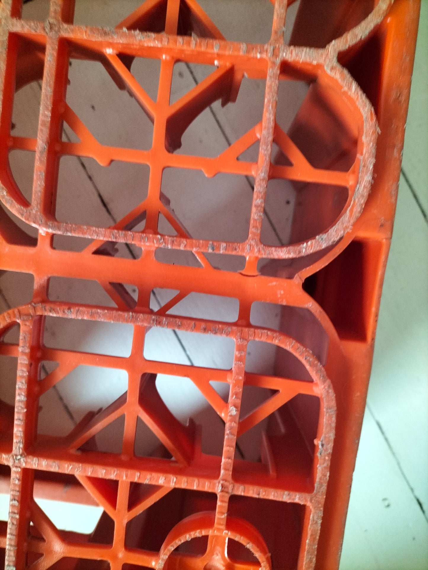 Casier/ caisse Orangina en plastique par Allibert