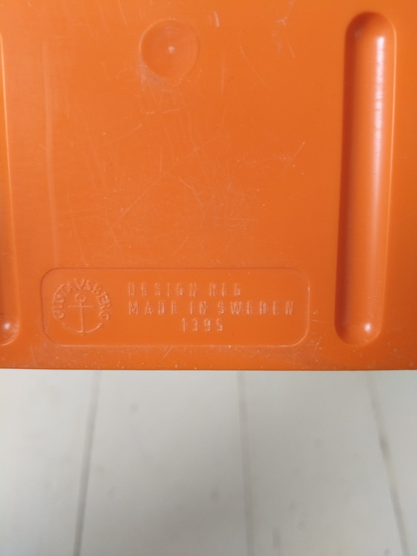 Range-livres/ magazines/ vinyles en plastique ORANGE par Sven-Eric Juhlin pour Gustavsberg 1395