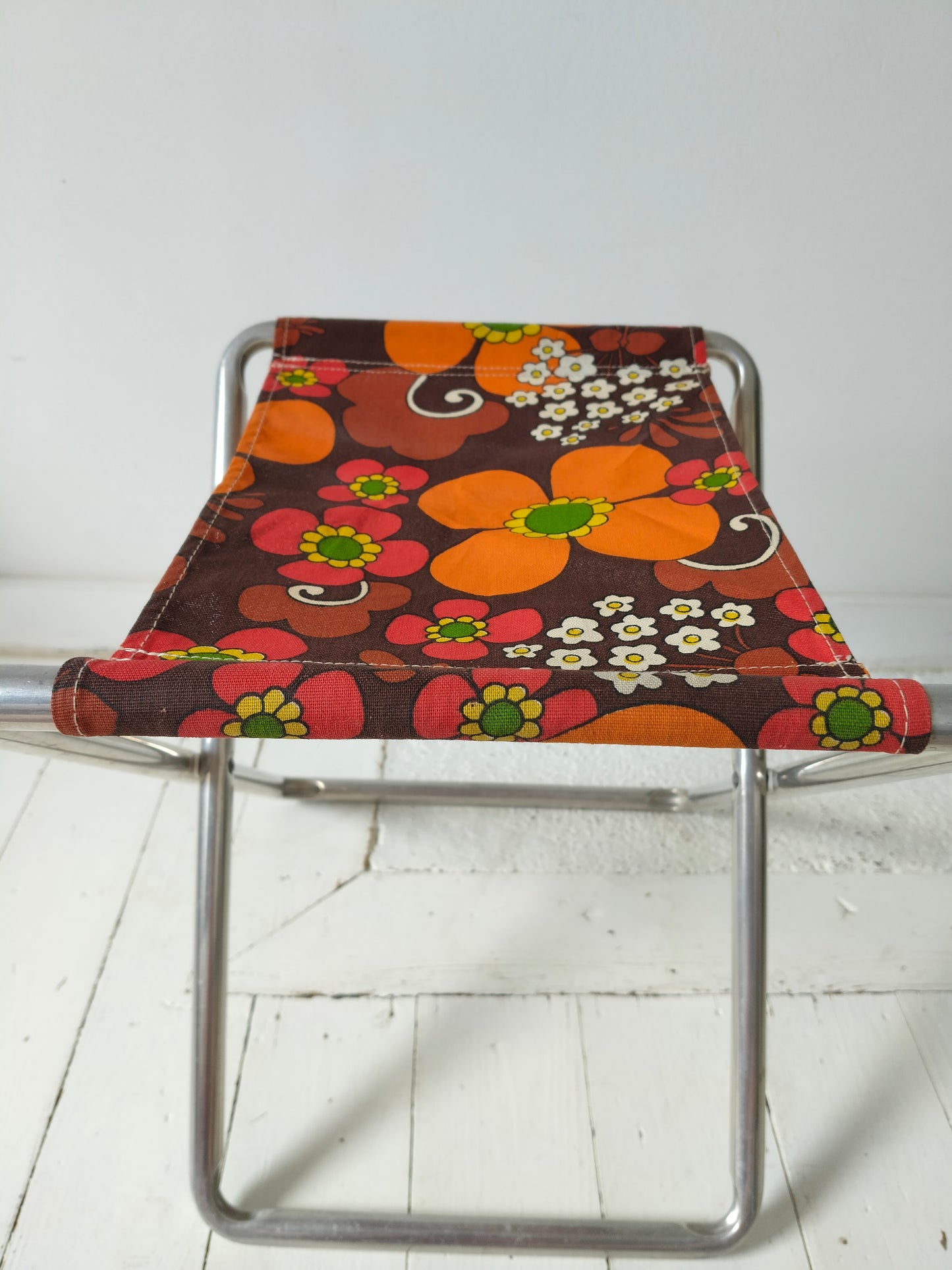 Tabouret de camping pliant flower power vintage