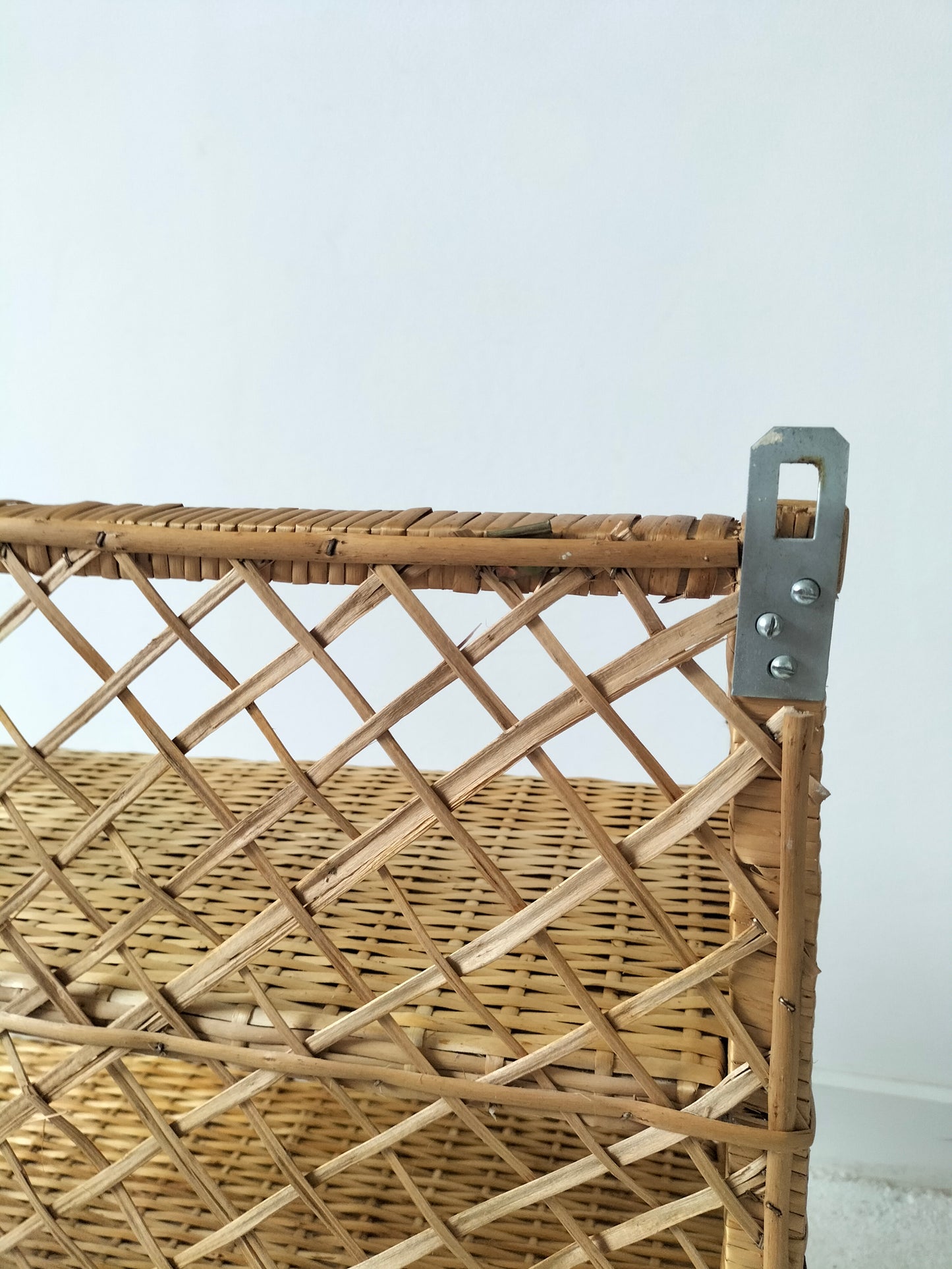Étagère murale bois et osier
