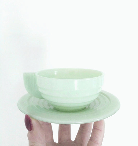 Ensemble tasse et soucoupe en opaline mint Belgique