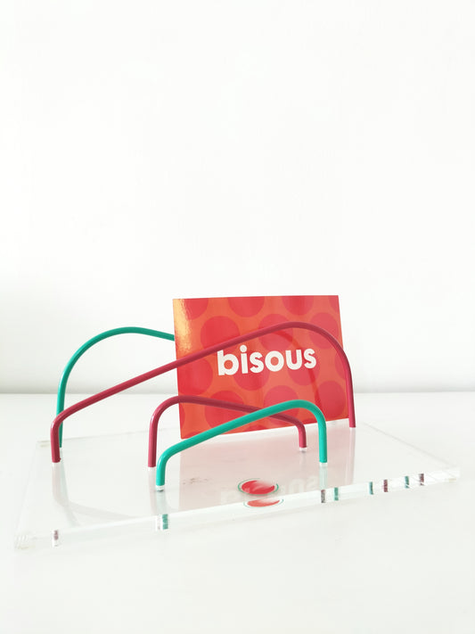 Range-courrier en plexi et métal