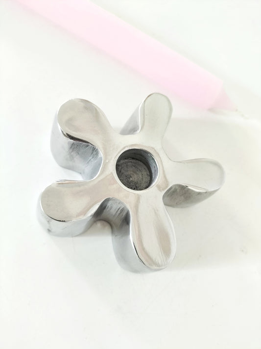 Bougeoir fleur en aluminium