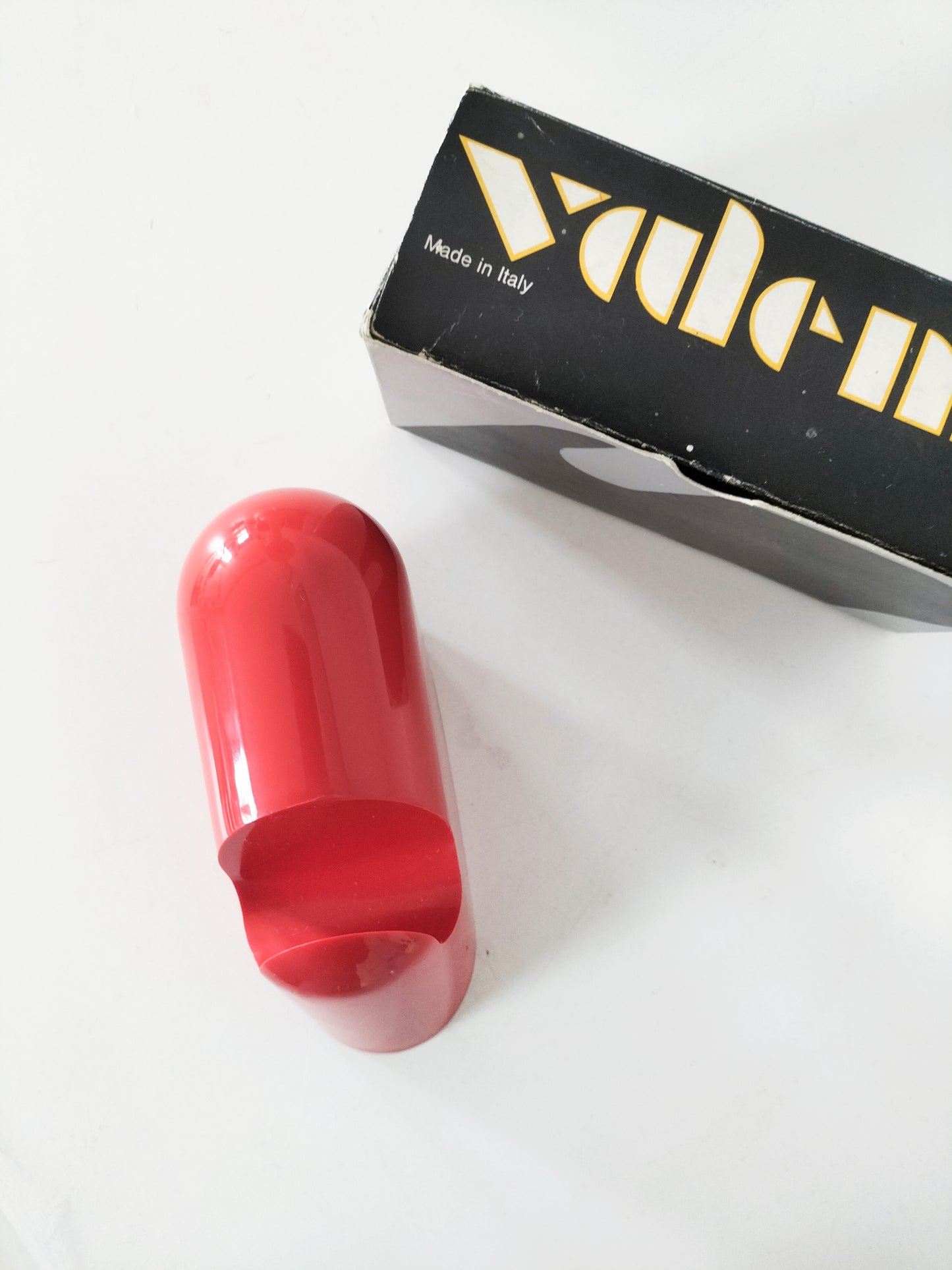 Patère Chiodo de Ezio Didone pour Valenti ( !priorité à Albertine! )