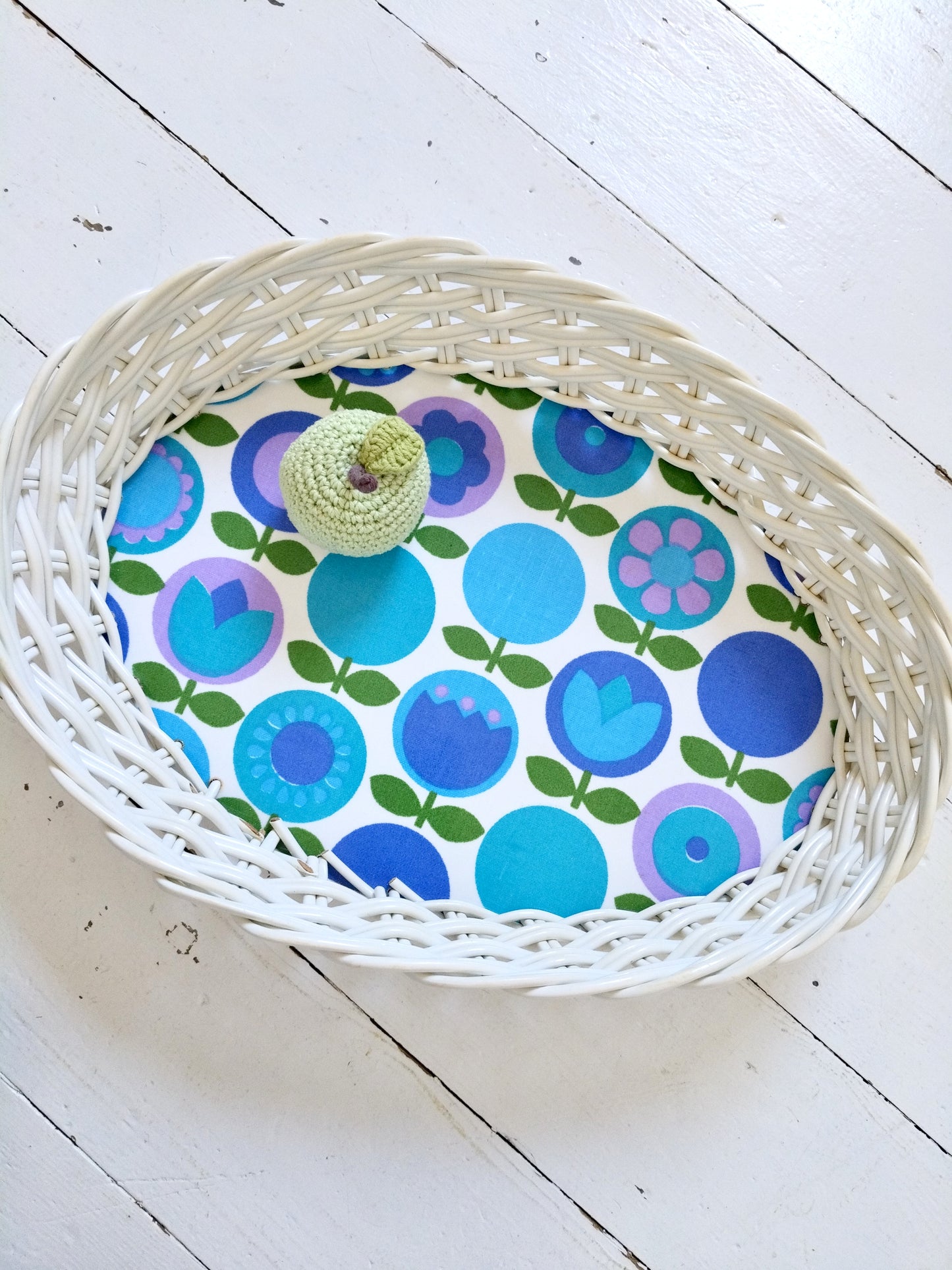 Corbeille vintage flower power en formica et scoubidou