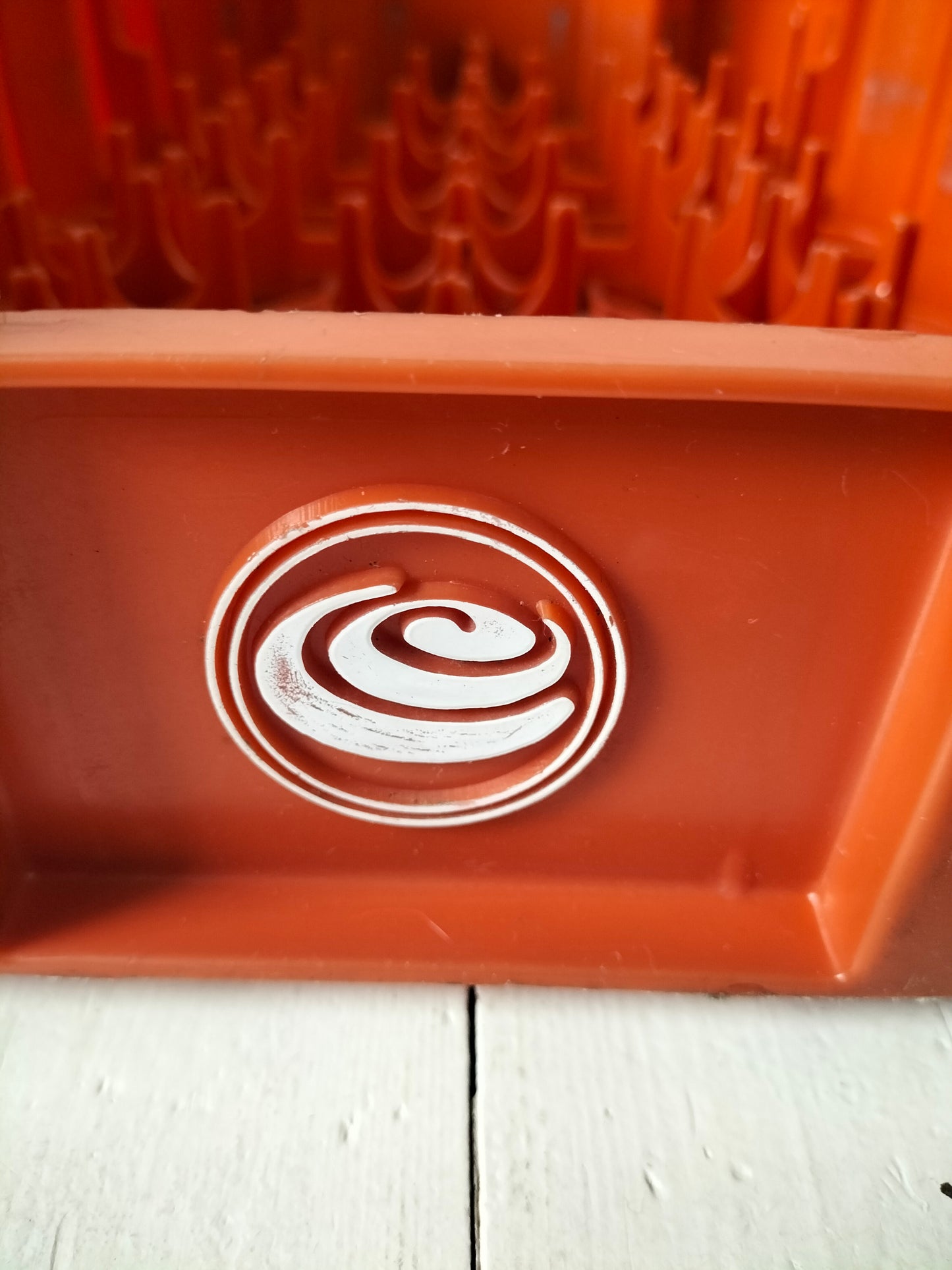 Casier/ caisse Orangina en plastique par Allibert