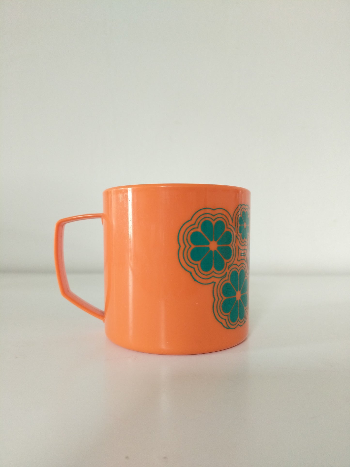 Tasse/ mug en plastique Benco Nutricia au choix