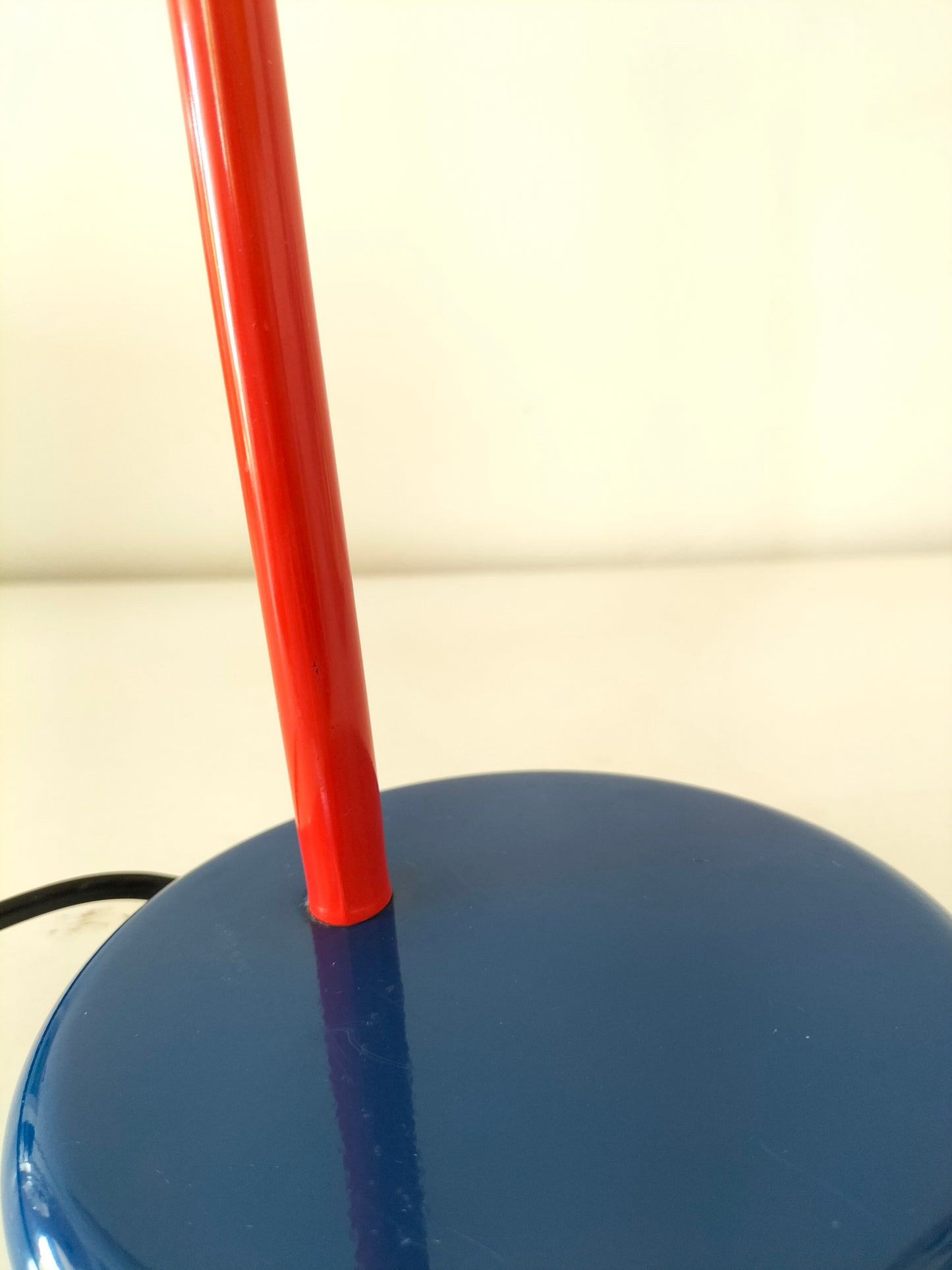 Lampe de table métallique 80's esprit Memphis Style