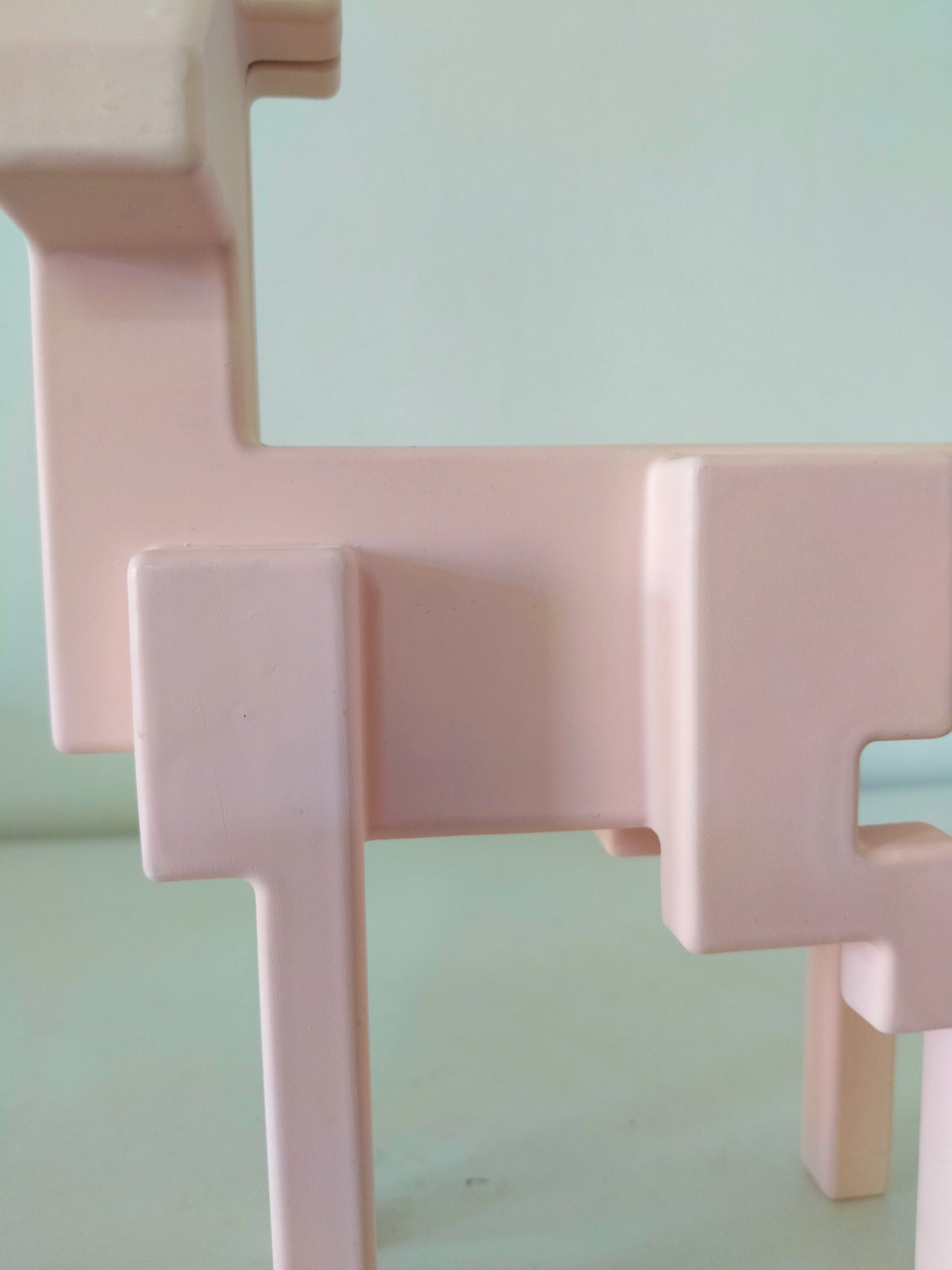 Cerf pixel rose par Monika Mulder pour ikea 2003