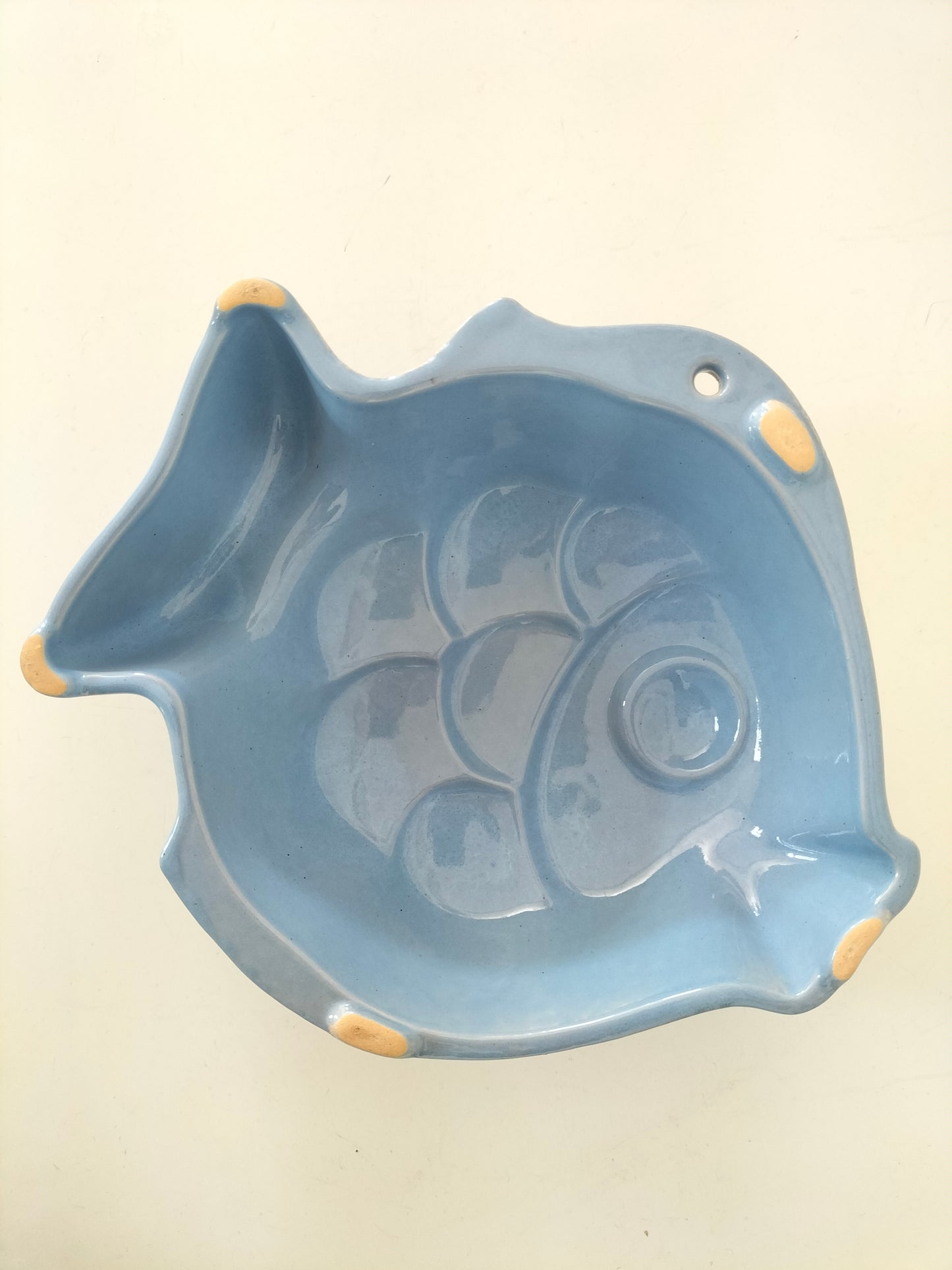 Ancien moule à pudding mural en forme de poisson