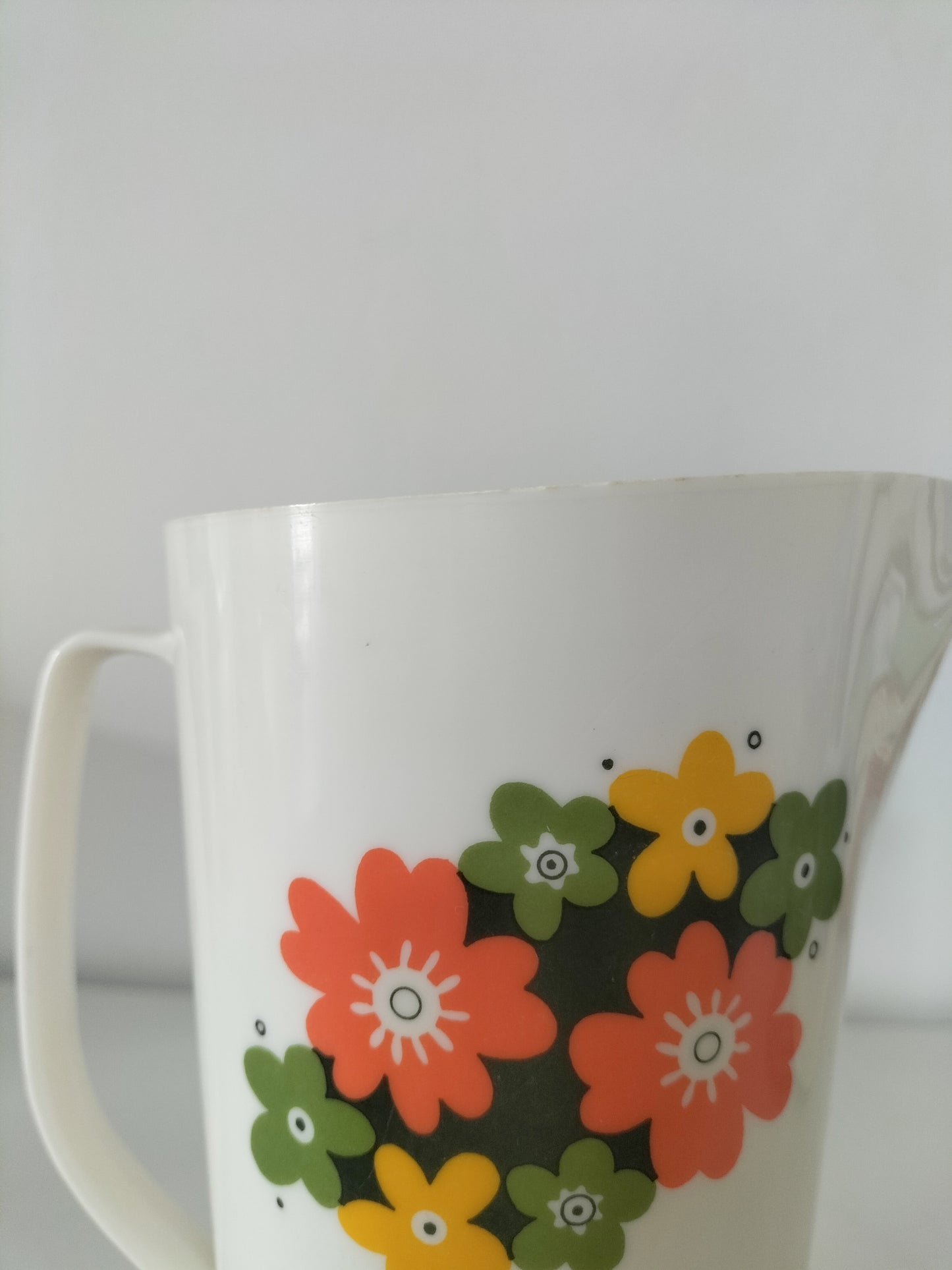 Carafe vintage en plastique