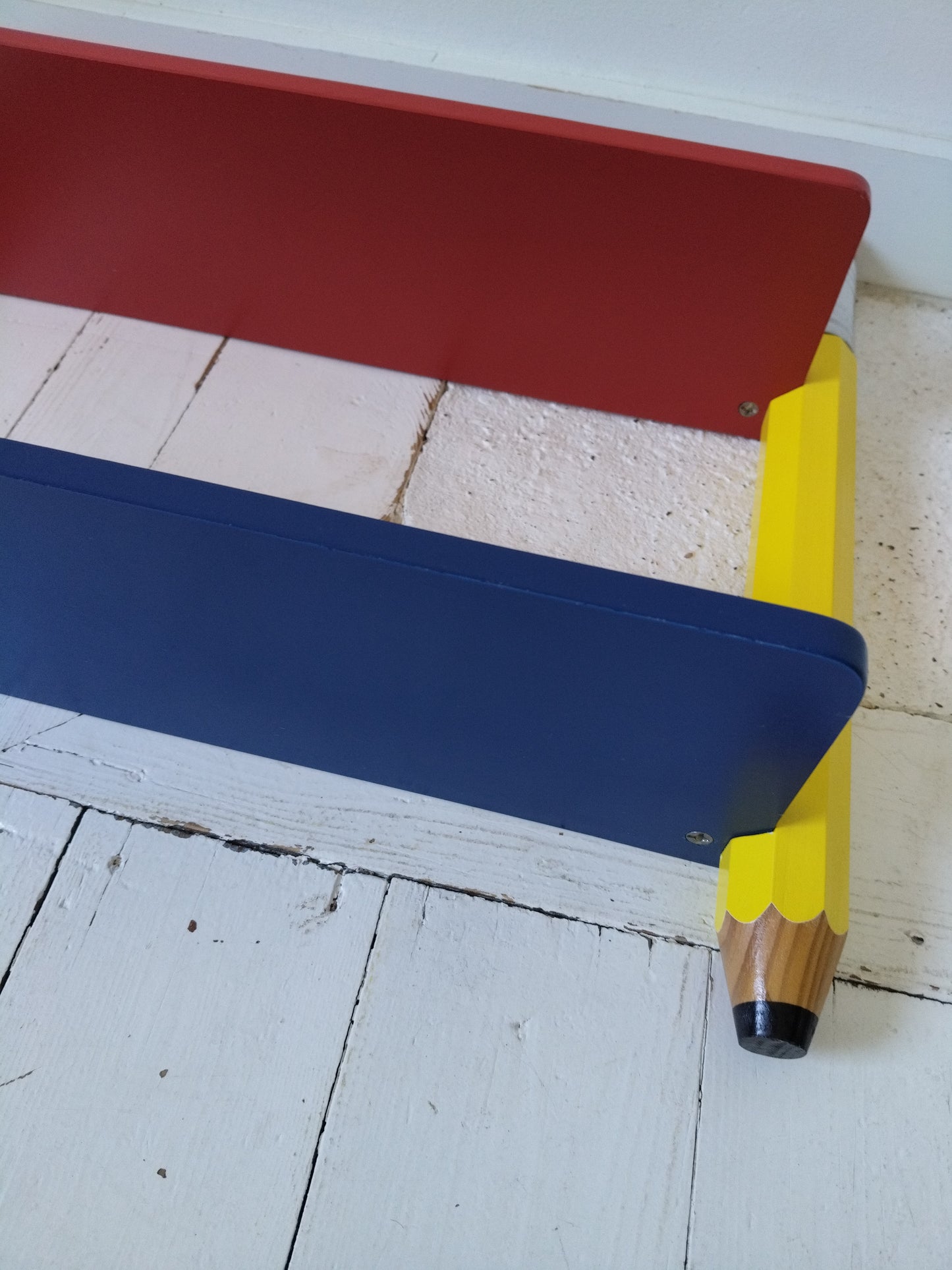 Petite étagère murale crayons style Pierre Sala 80's