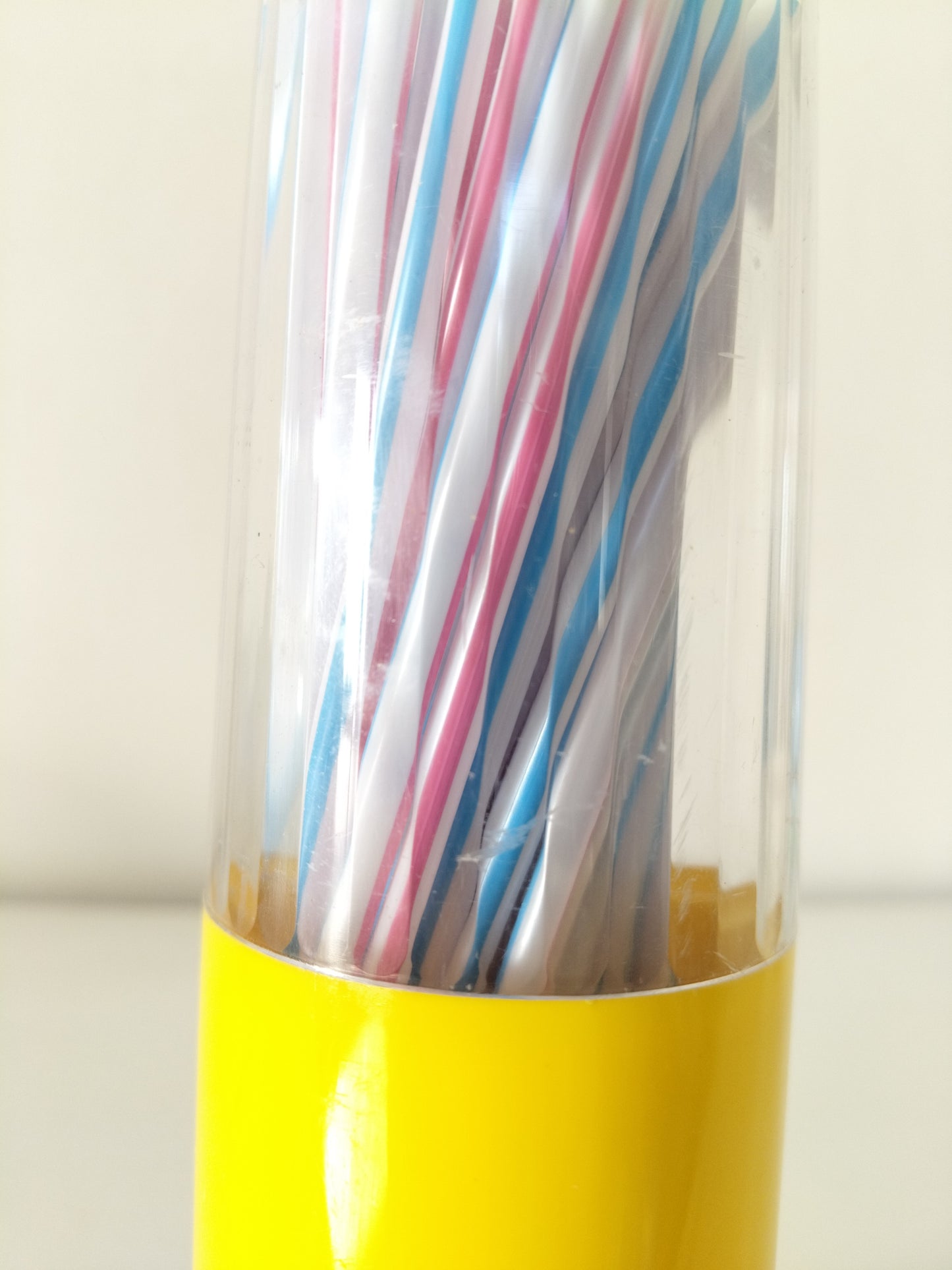 Distributeur de pailles publicitaire en plastique Cacaolat Barcelone