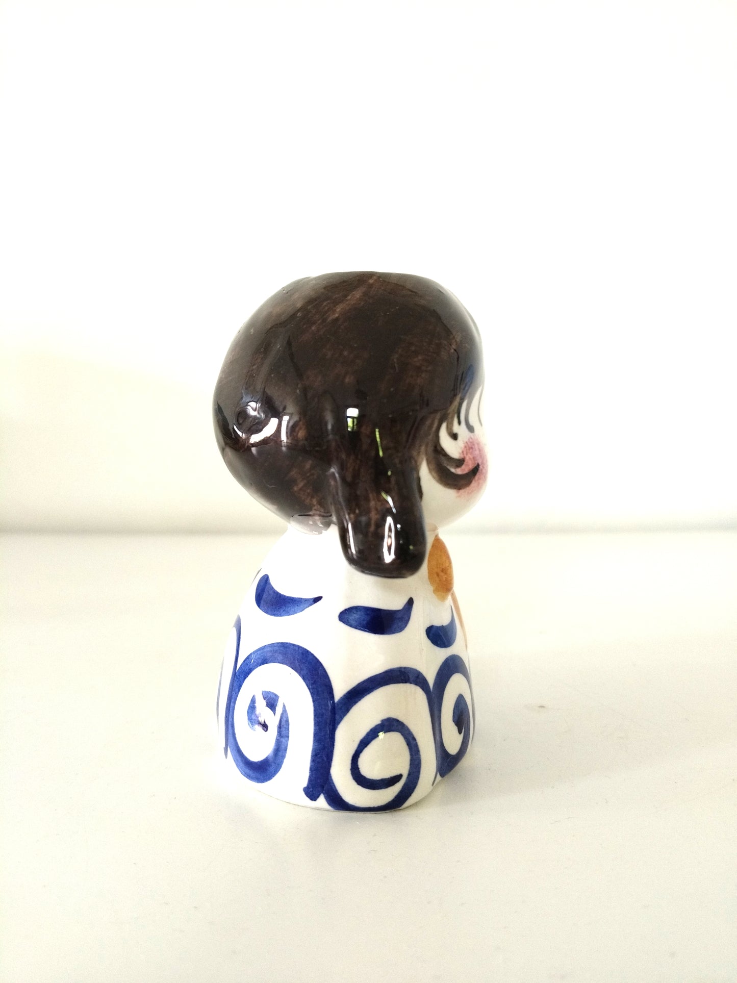 Petit vase fillette en céramique