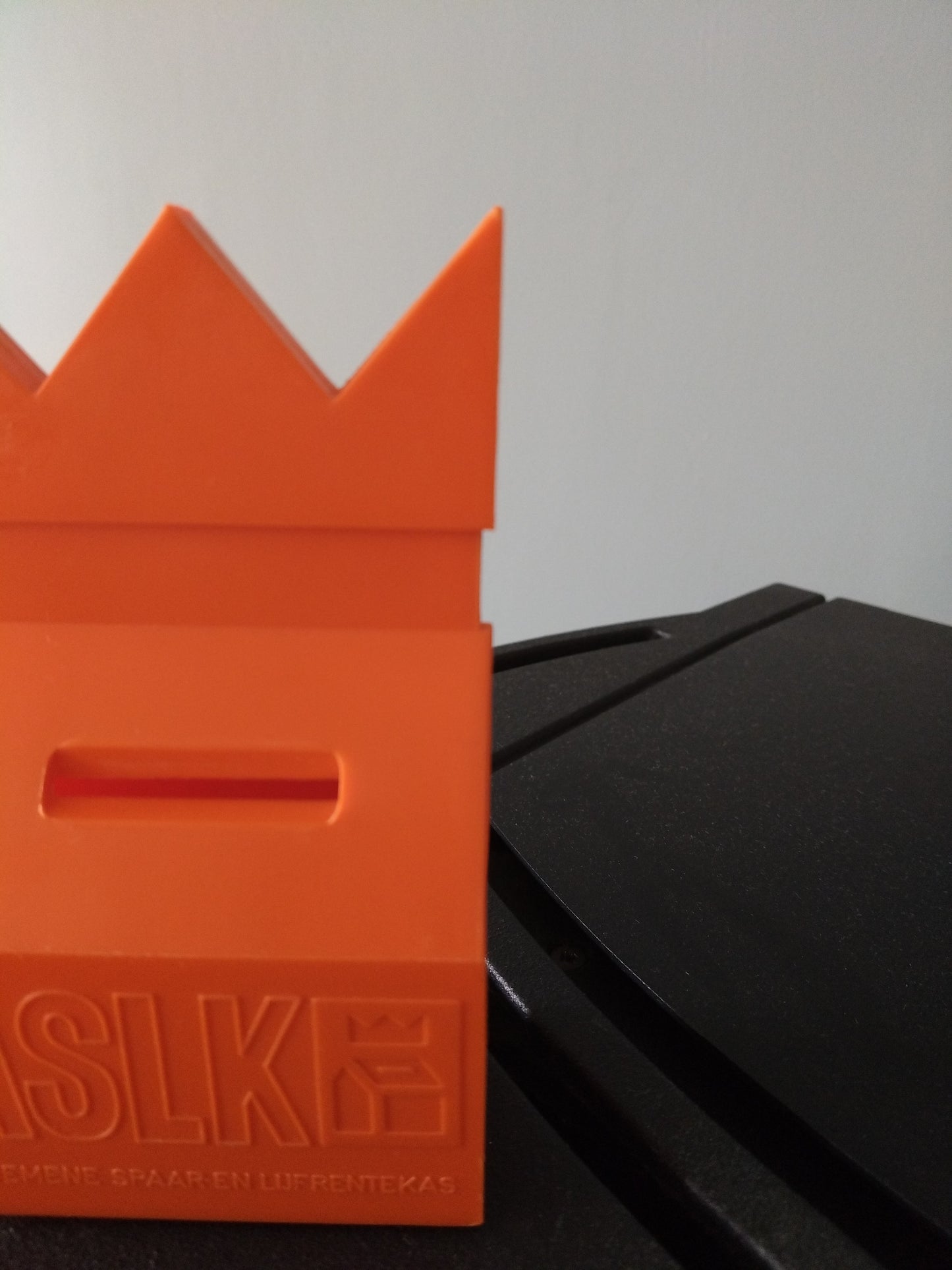 Tirelire maison publicitaire banque CGER / ASLK en plastique