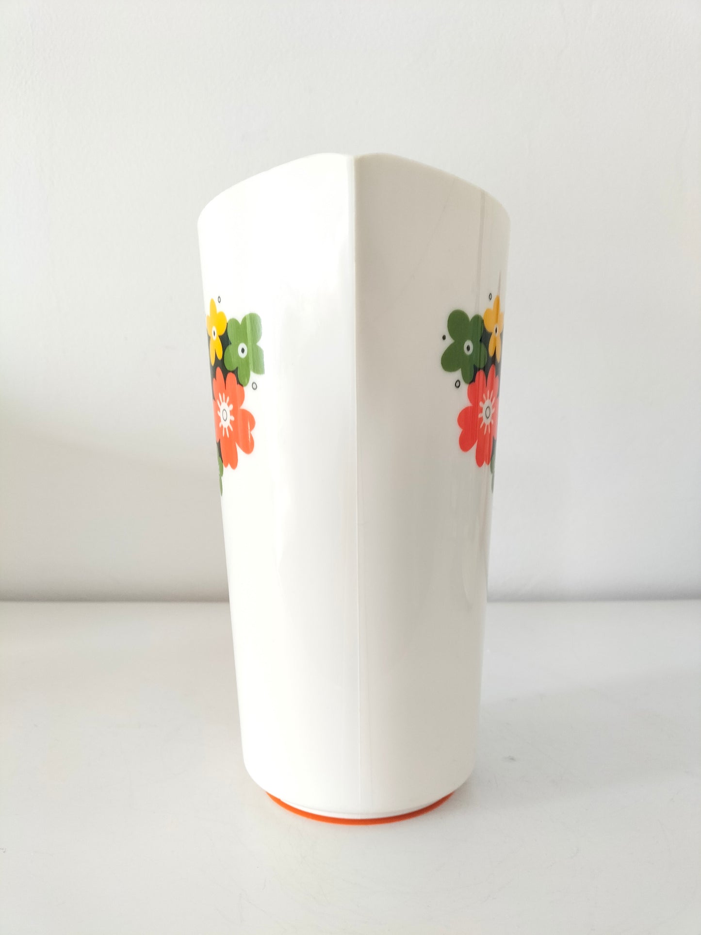 Carafe vintage en plastique