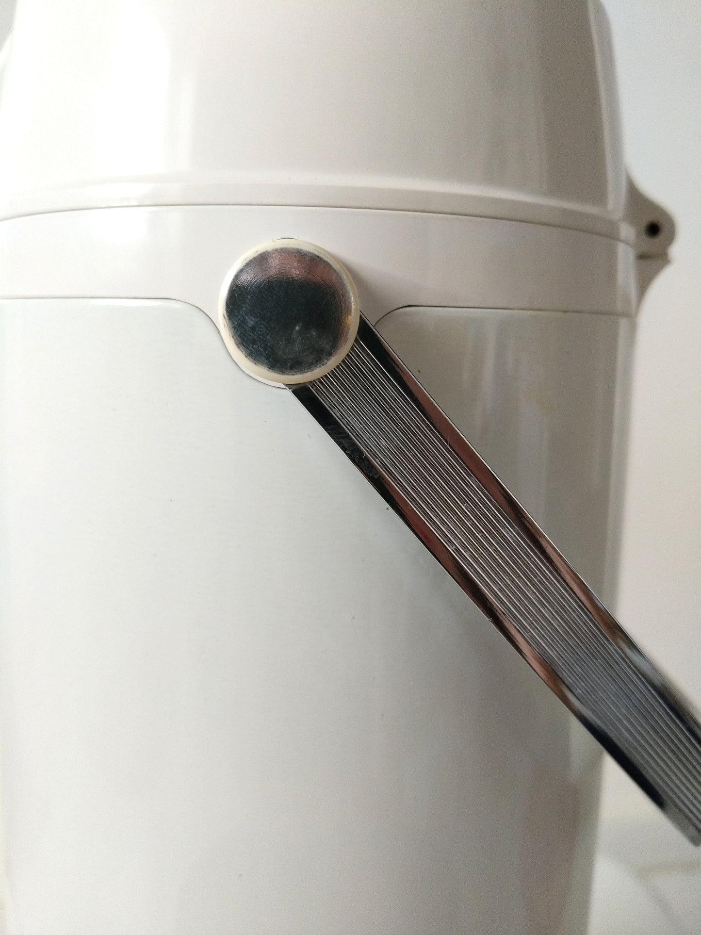 Grand thermos à pompe pivotant 2,5l Peacock Air Pot Japan