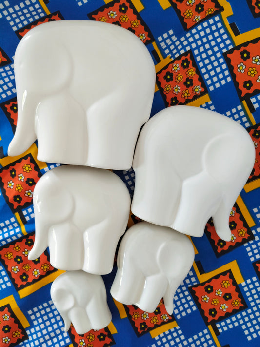 Ensemble de 5 éléphants en céramique émaillée