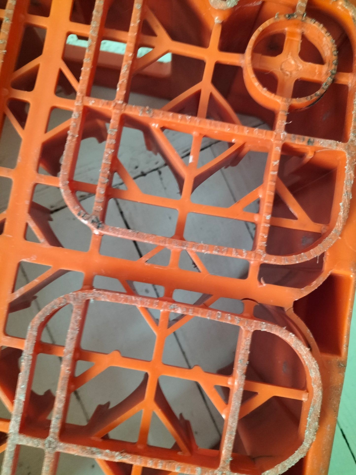 Casier/ caisse Orangina en plastique par Allibert