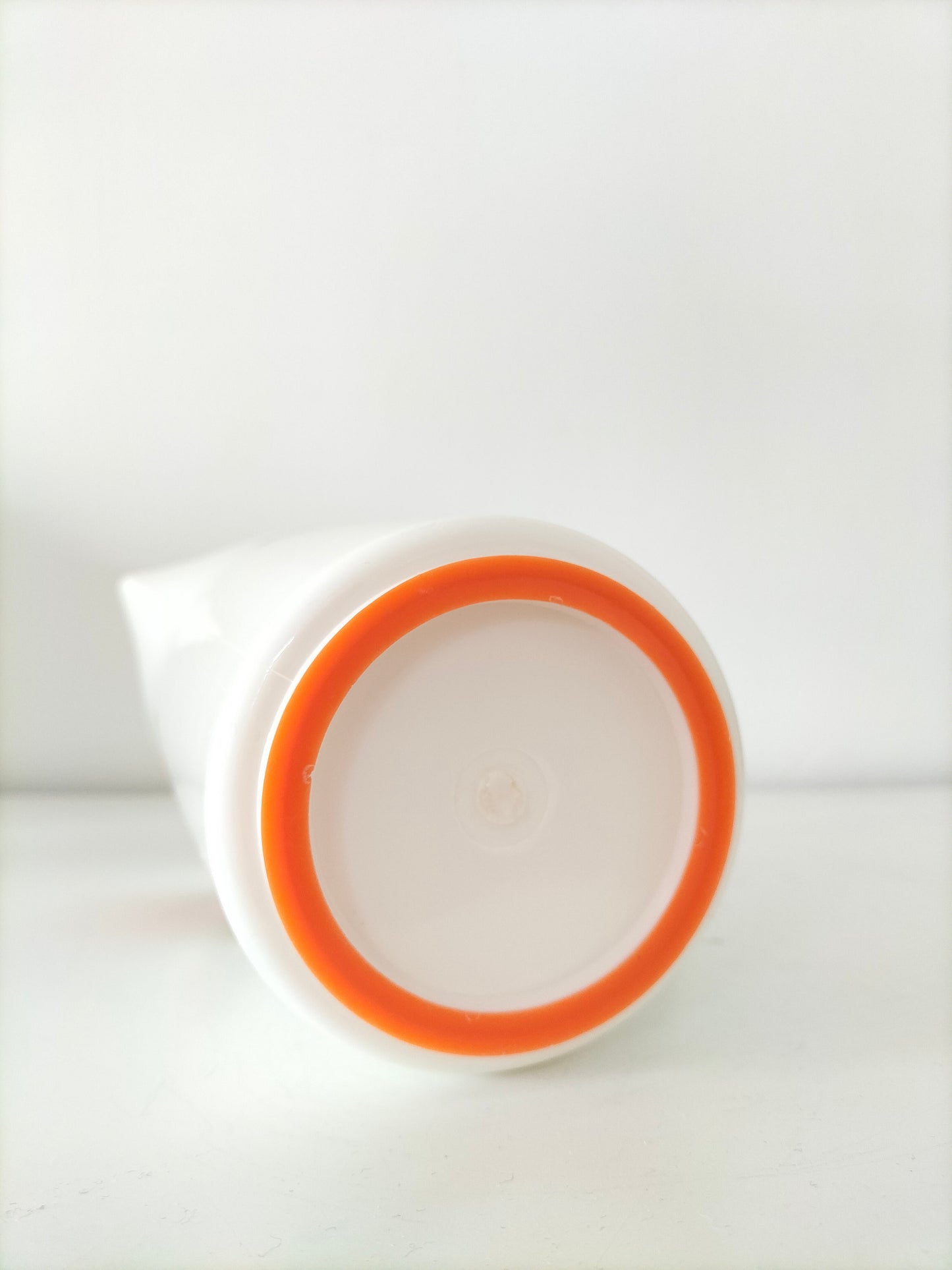 Carafe vintage en plastique
