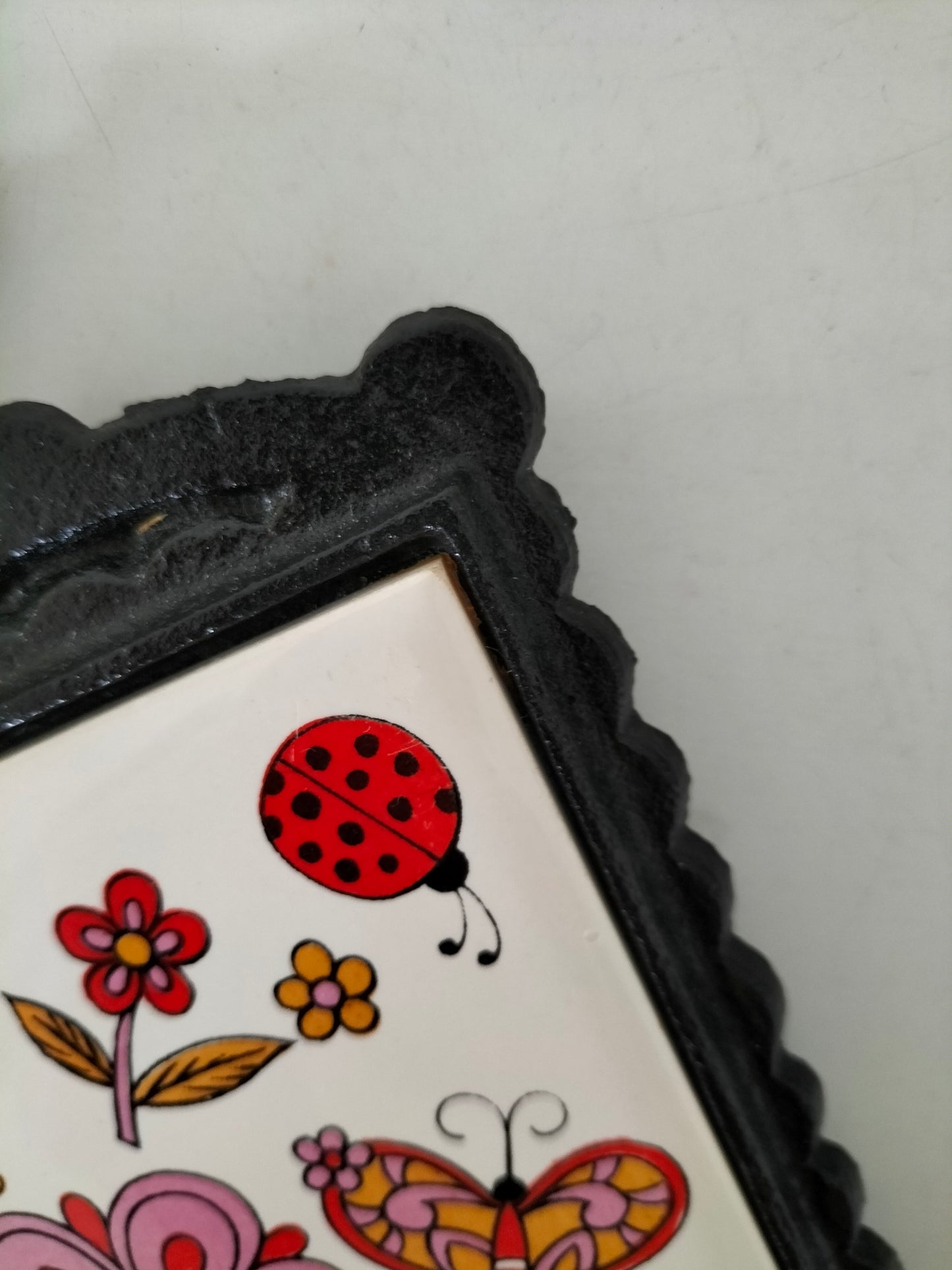 Dessous de plat fonte et carreau en céramique pour Adeline ?
