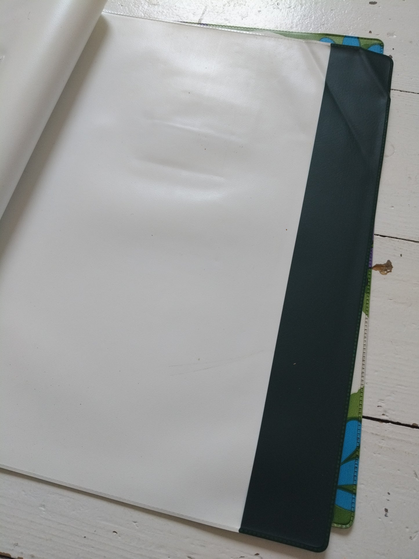 Protège-cahier A4 au choix