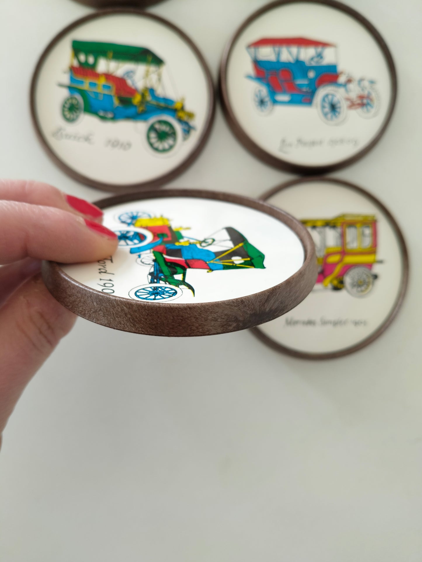 Ensemble de 6 sous-verres voitures anciennes en plastique