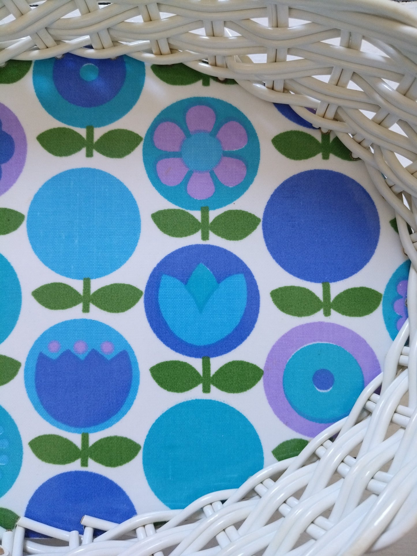 Corbeille vintage flower power en formica et scoubidou