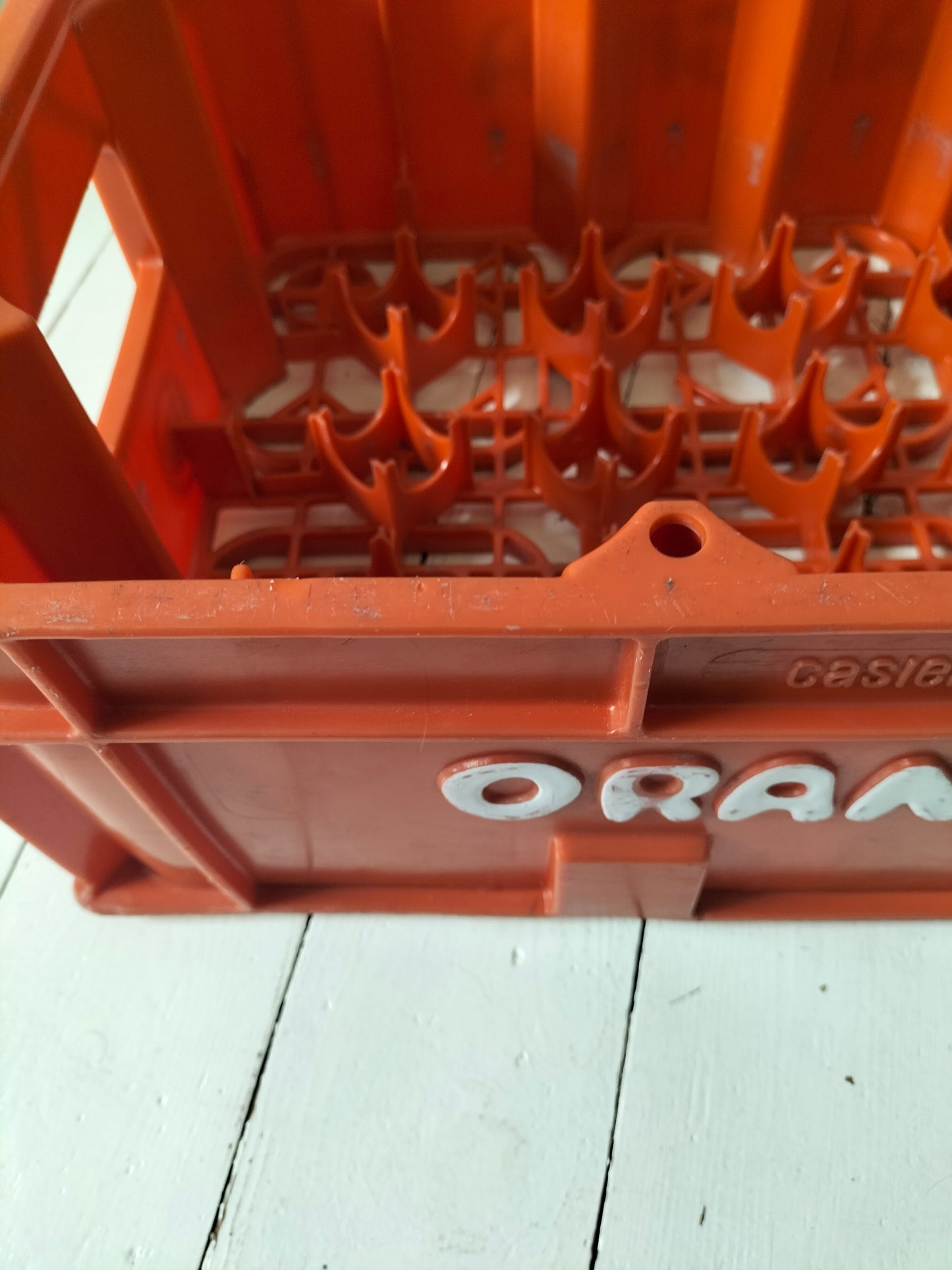 Casier/ caisse Orangina en plastique par Allibert