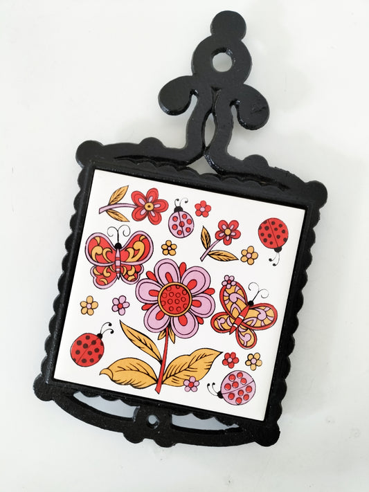 Dessous de plat fonte et carreau en céramique pour Adeline ?