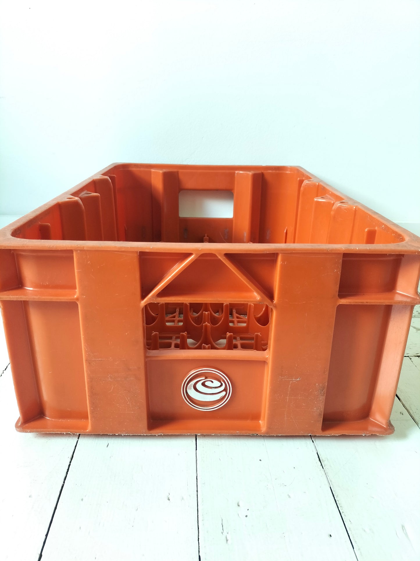 Casier/ caisse Orangina en plastique par Allibert