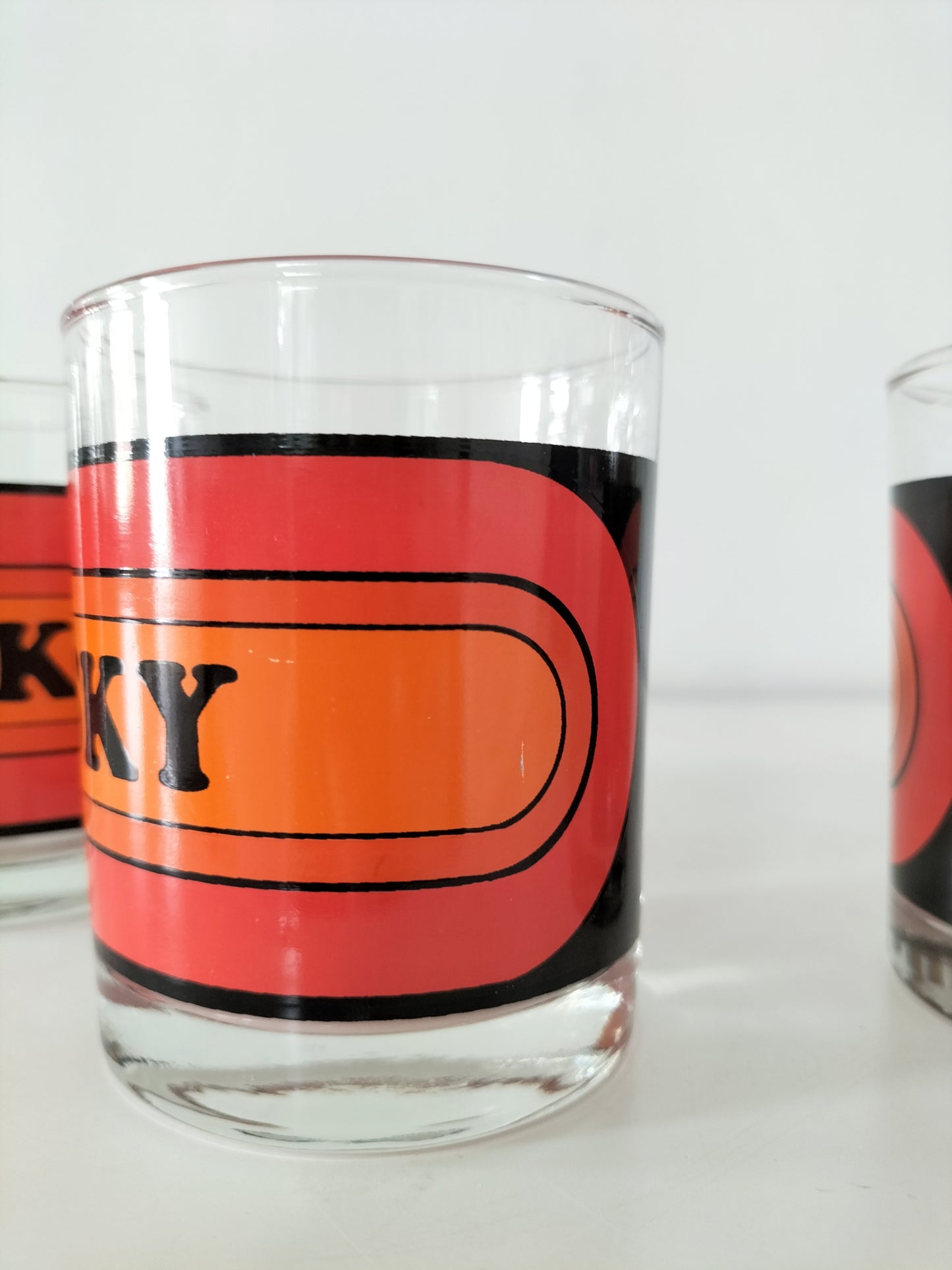 Set à whisky seventies : bouteille/ fontaine et 4 verres
