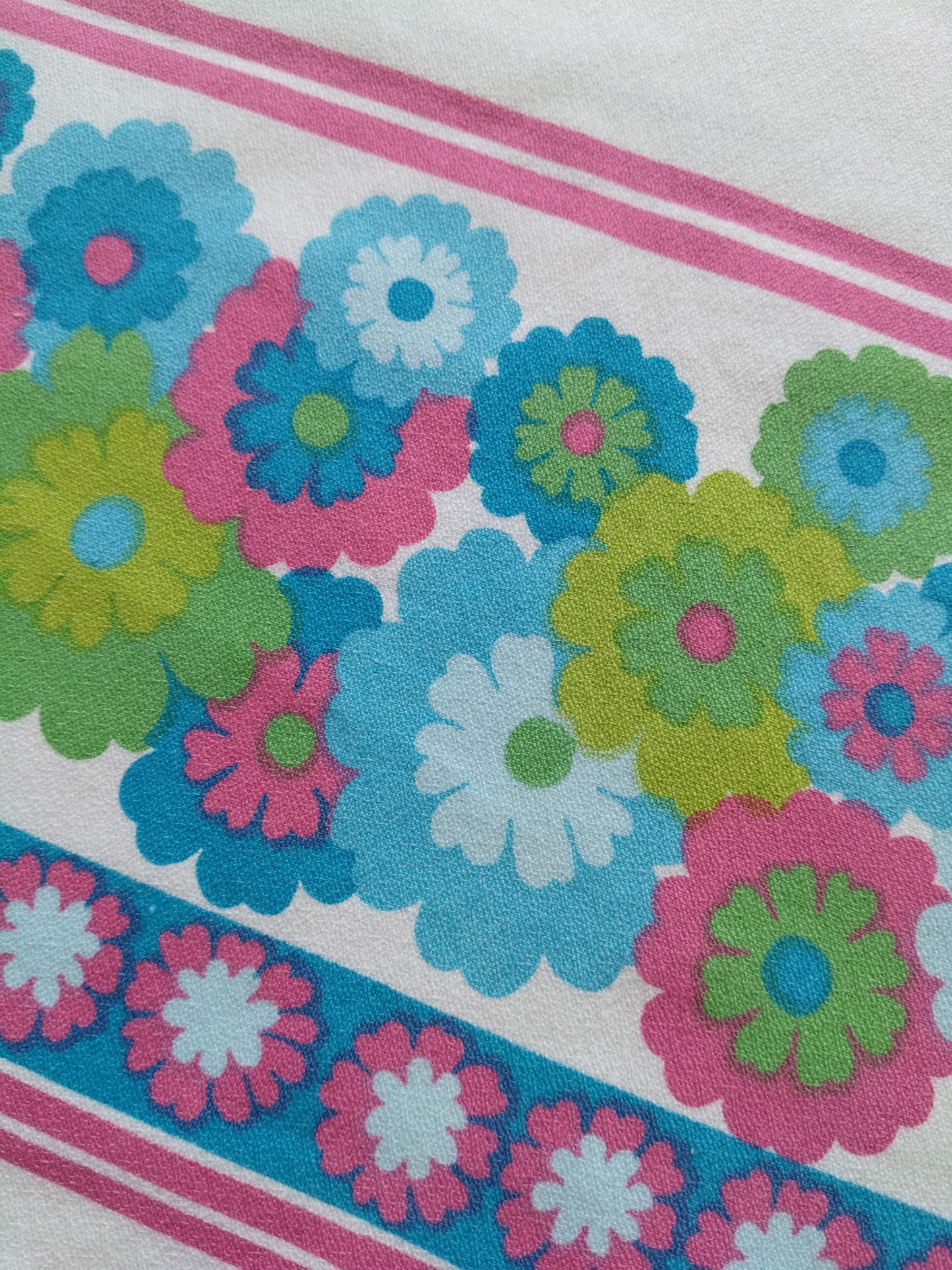 Petite nappe flower power