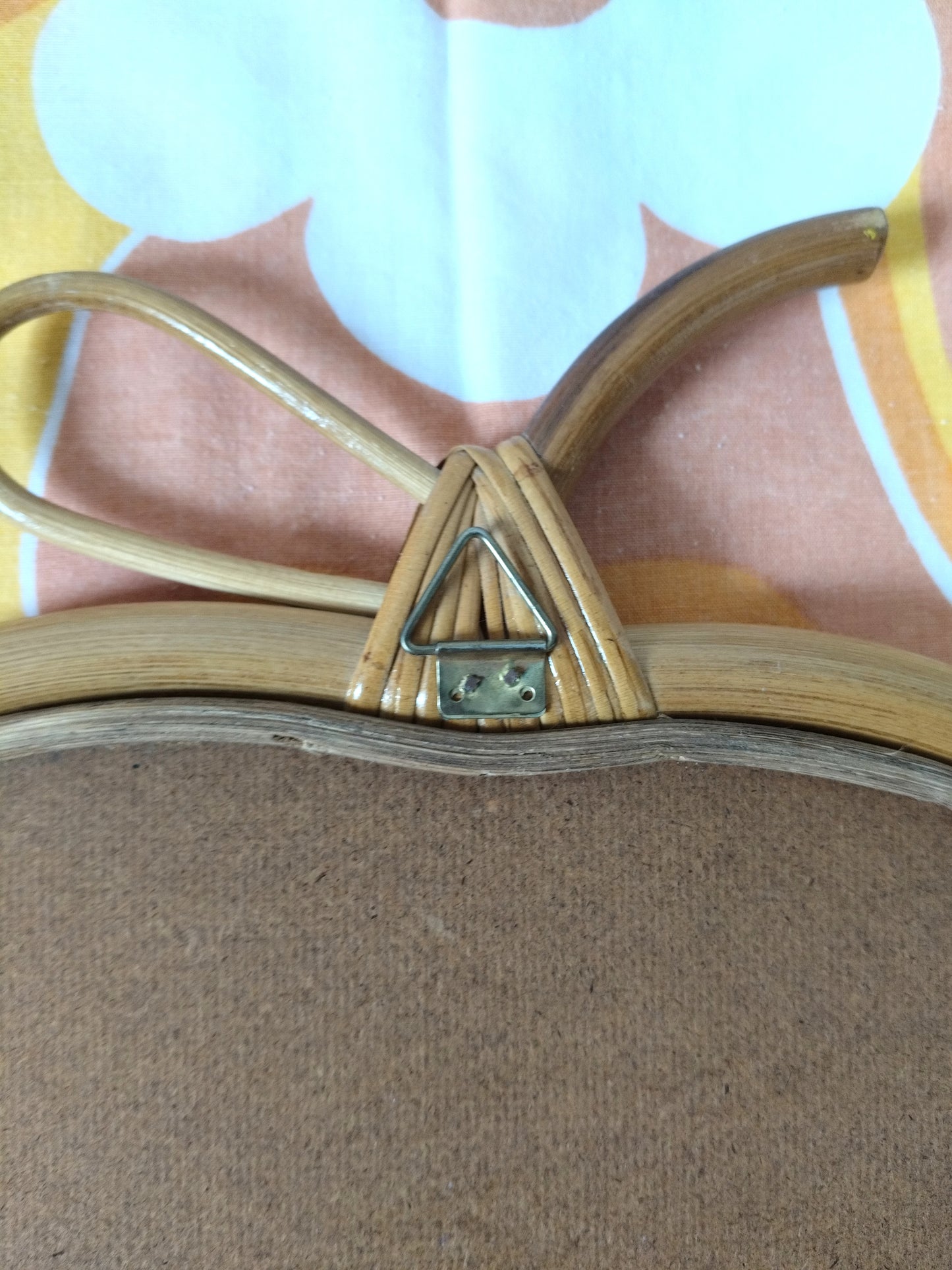 Petit miroir pomme en rotin vintage