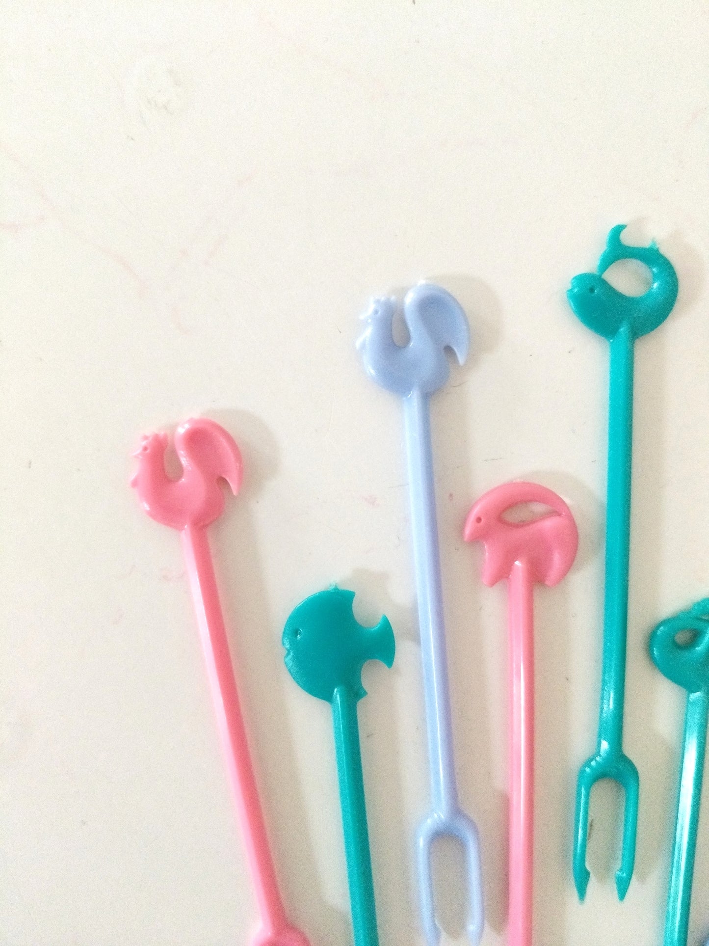 Set de 12 piques apéritif animaux en plastique