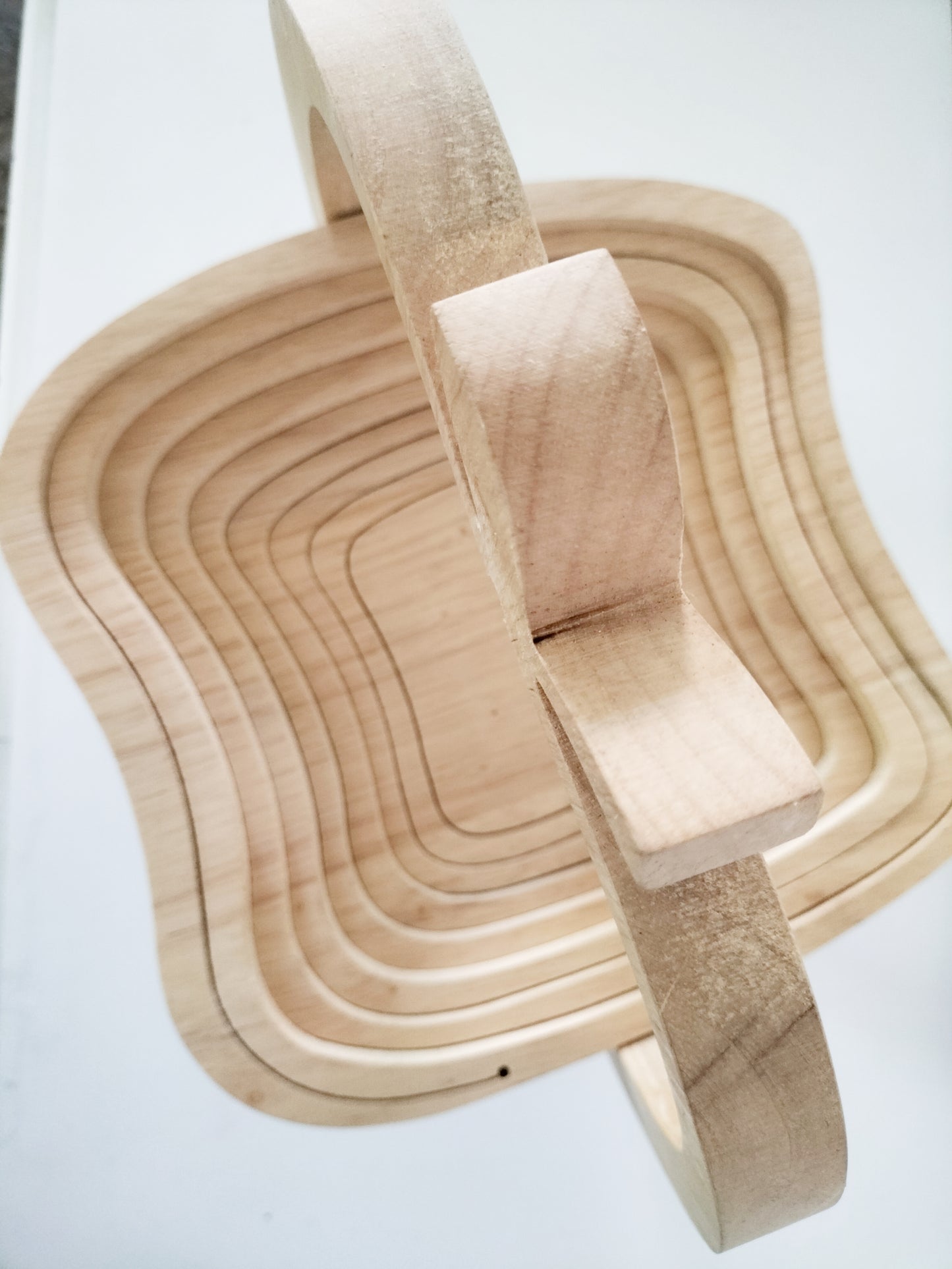 Corbeille et dessous de plat pomme en bois