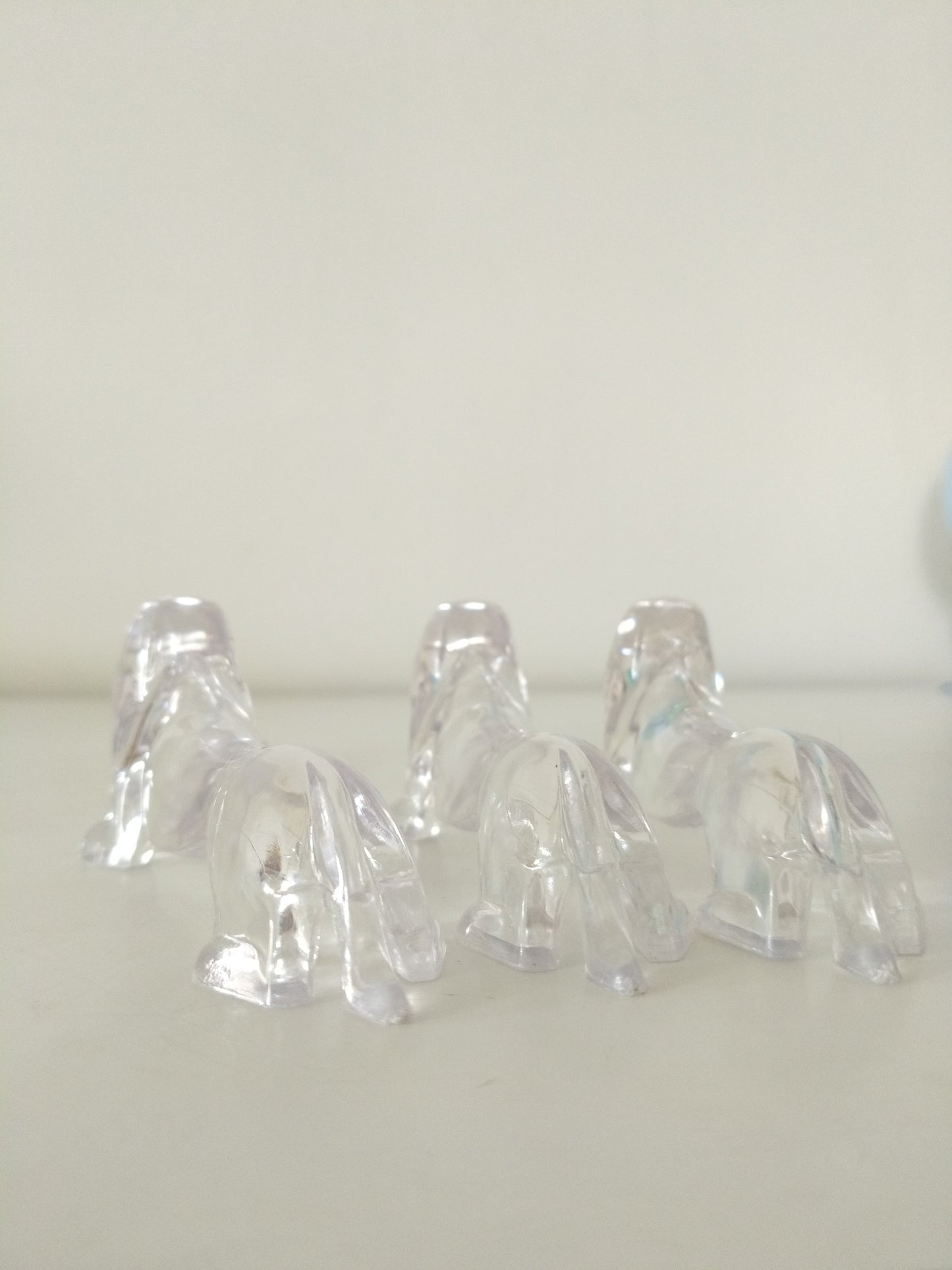 Set de 6 repose/ pose-couteaux chien teckel en plexi transparent (2 sets disponibles)