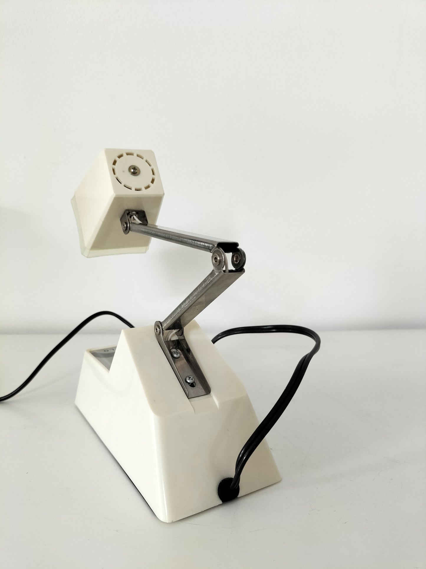Lampe de table ou murale Well-Lite made in Hong-Kong