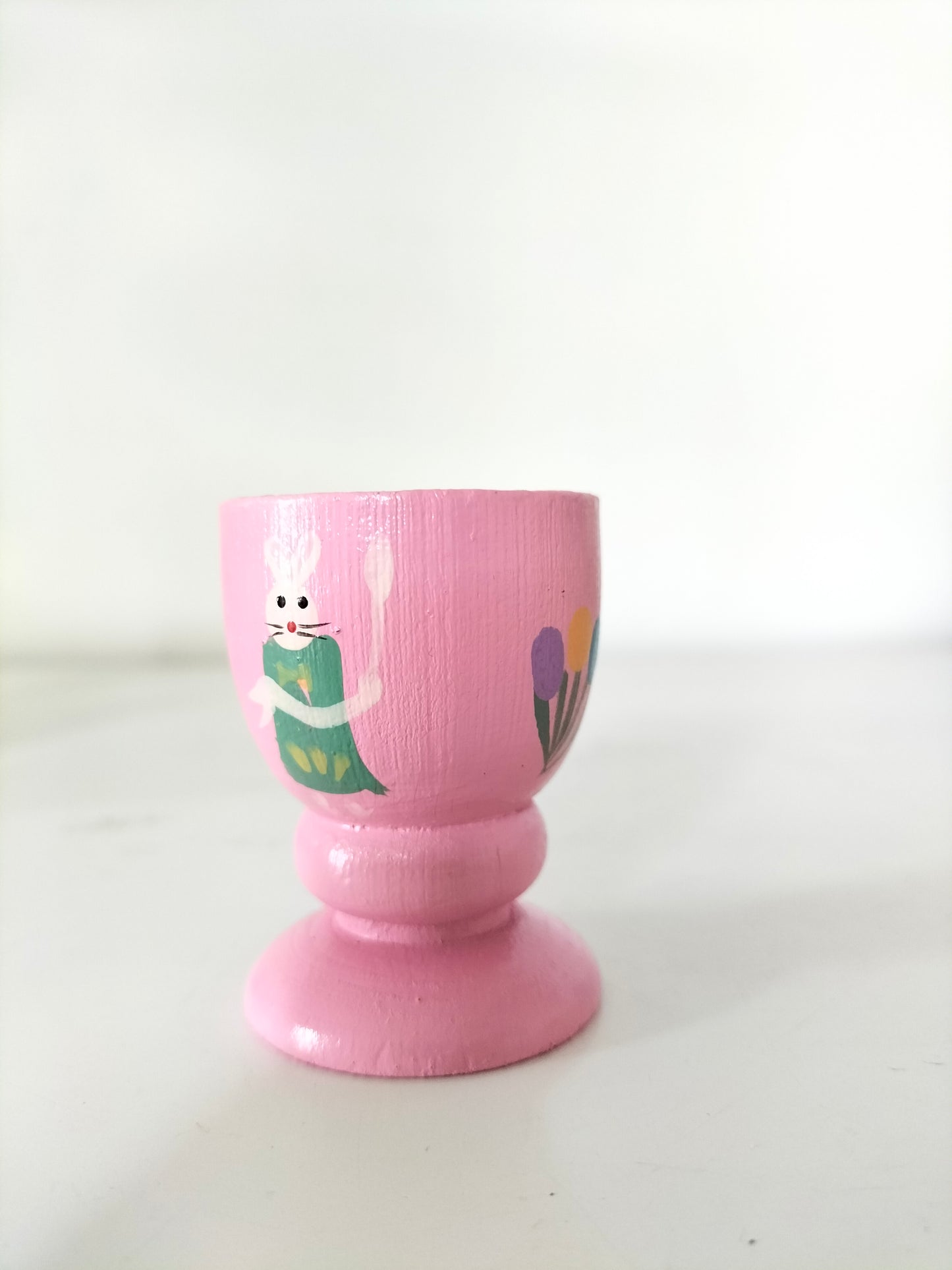 Ensemble de 6 coquetiers en bois peints à la main (2 lots disponibles)