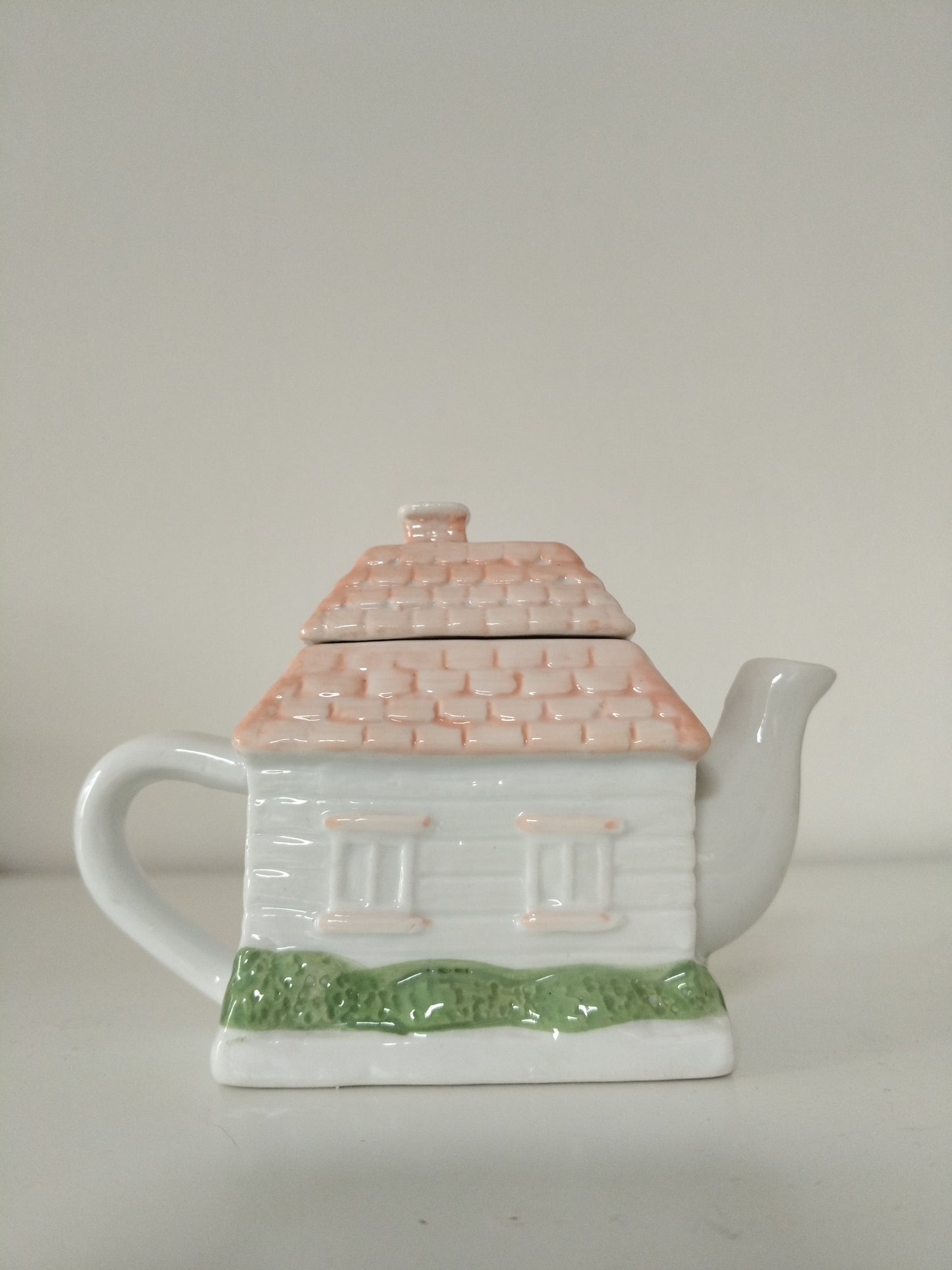Mini théière maison en céramique