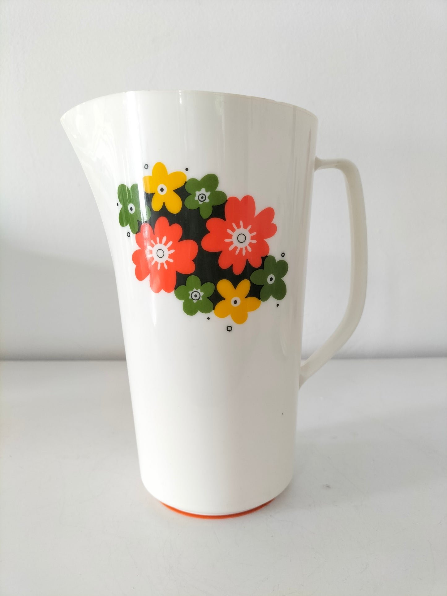 Carafe vintage en plastique